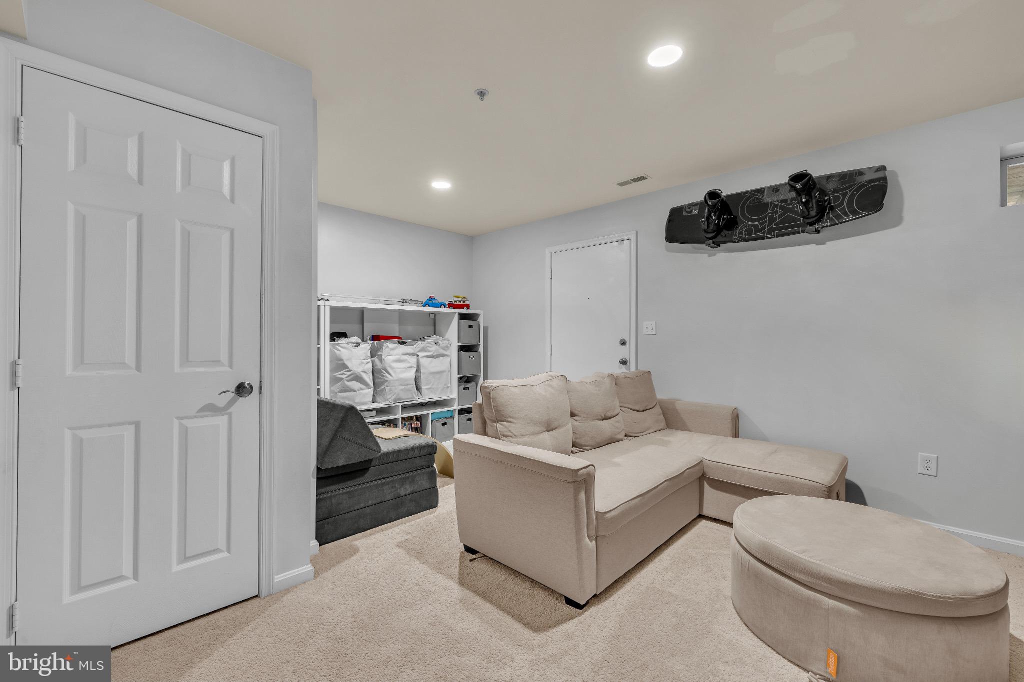 SEVEN OAKS - Residential