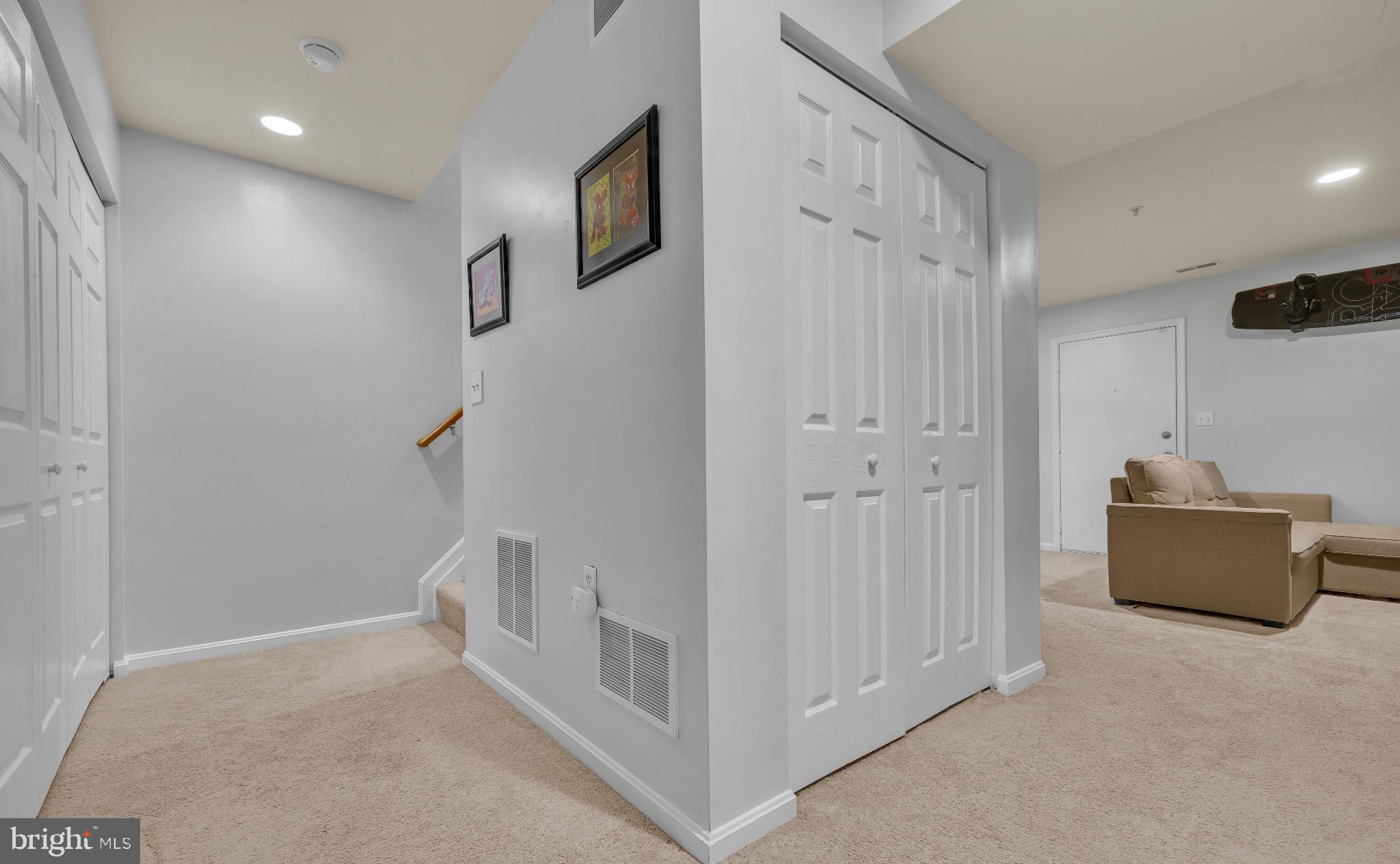 SEVEN OAKS - Residential