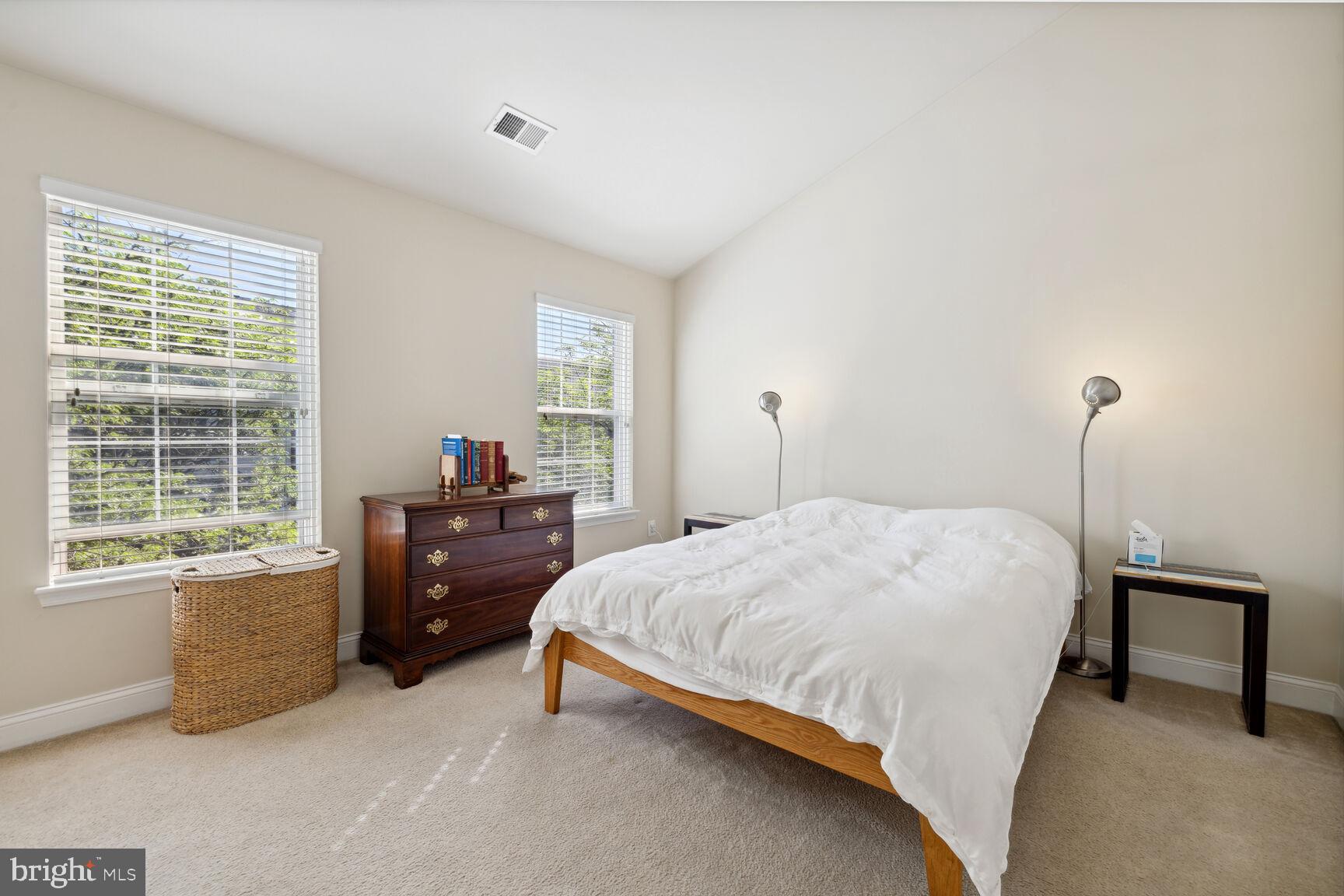 KING FARM BAILEYS COMMON - Residential