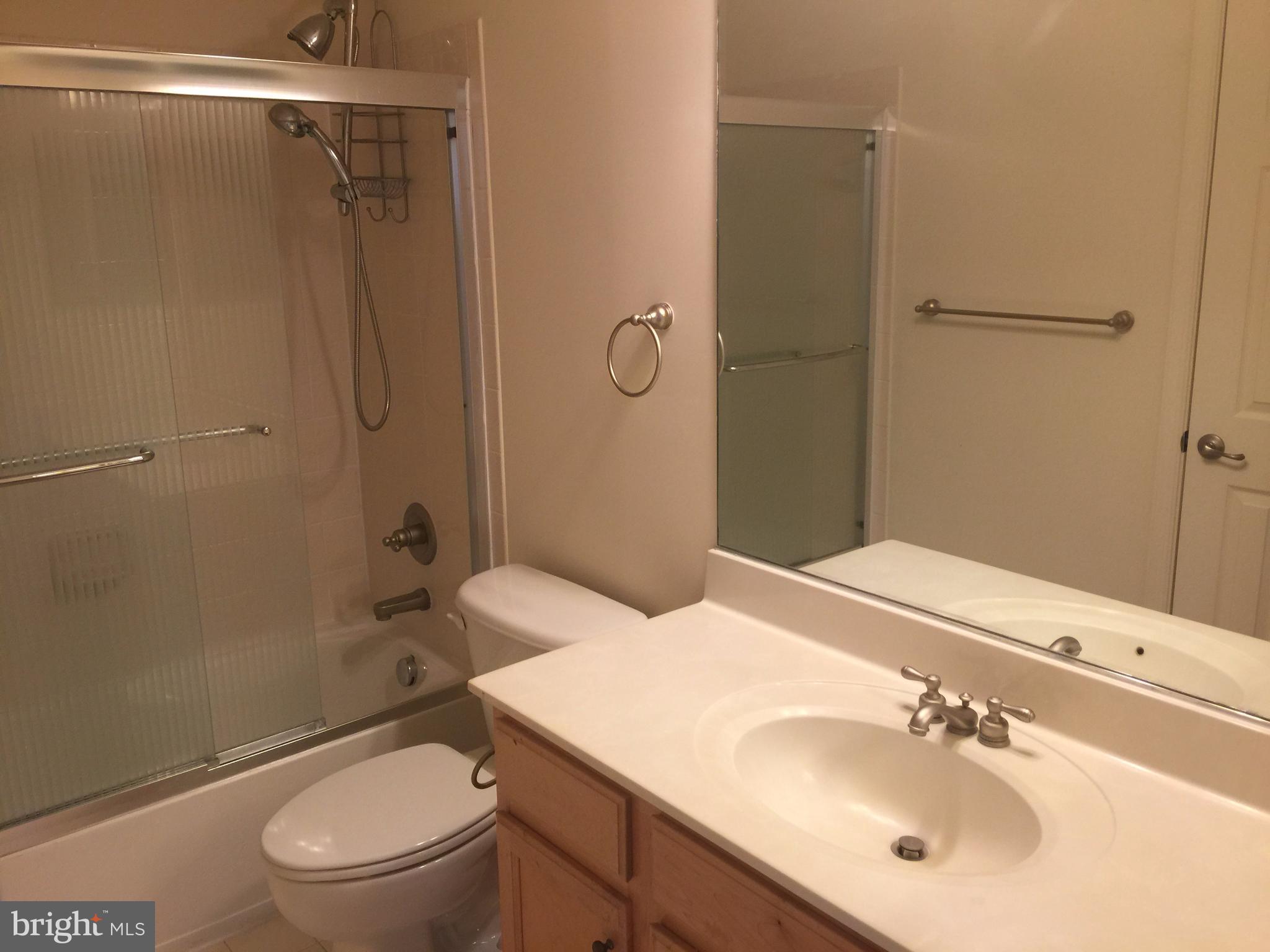 GREAT OAK - Residential Lease