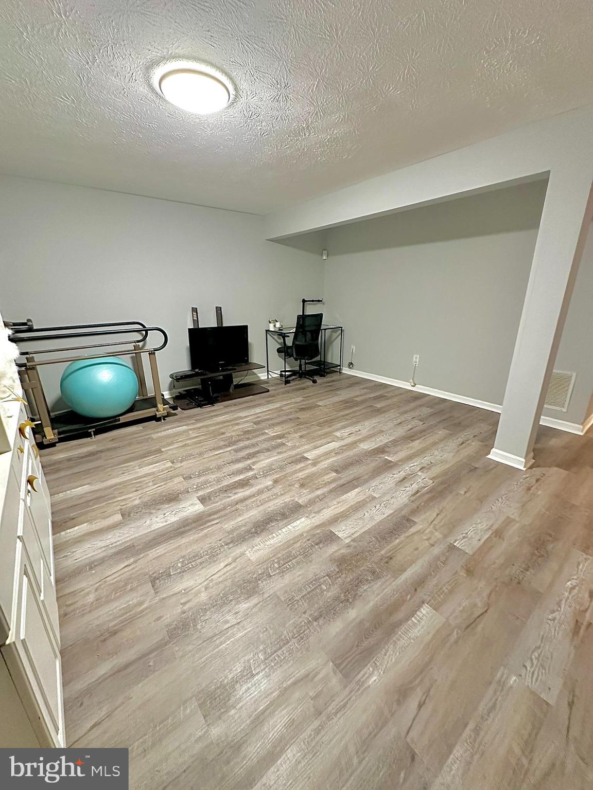 PARKVIEW TRAIL - Residential Lease