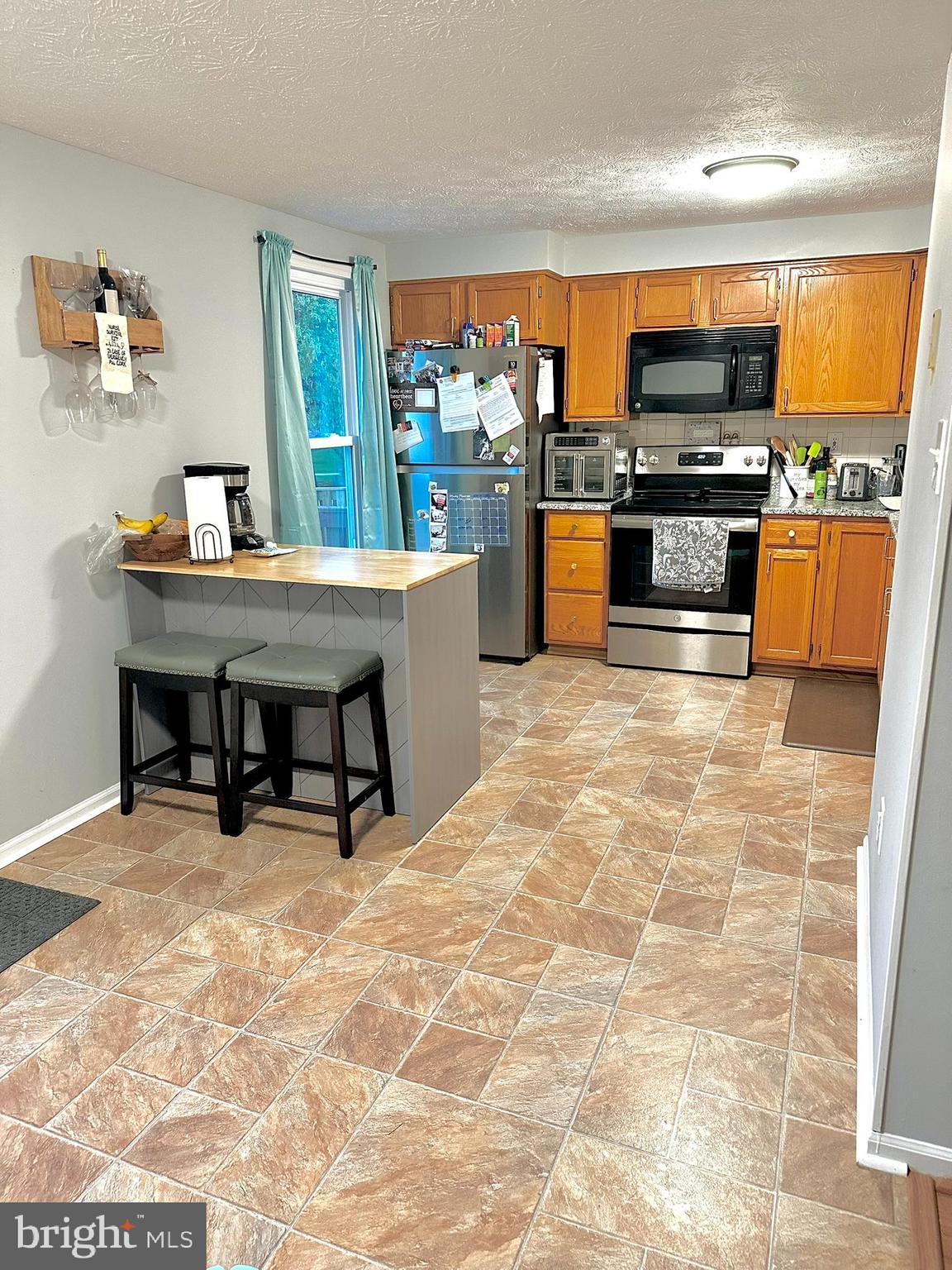 PARKVIEW TRAIL - Residential Lease