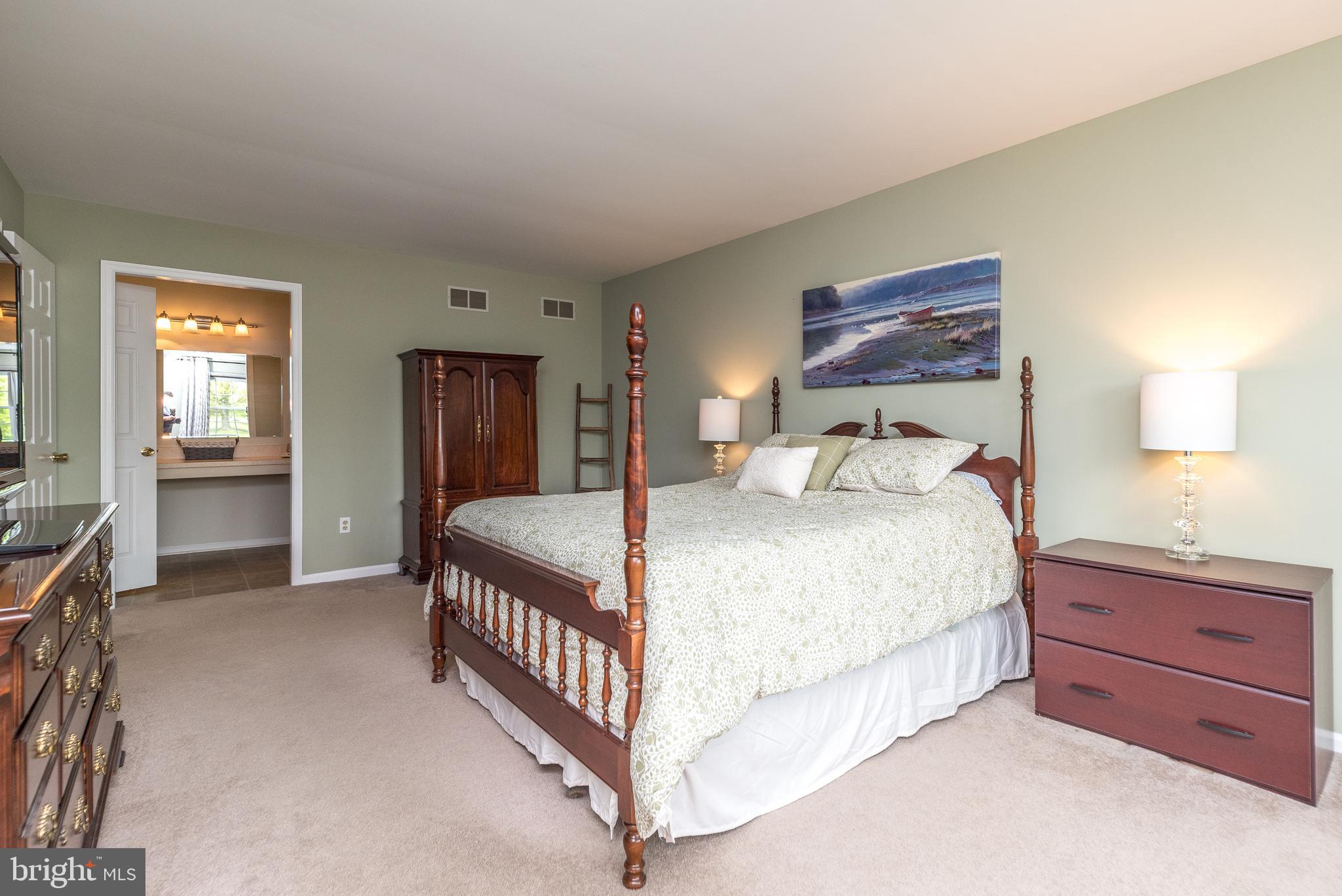 TOWER HILL - Residential