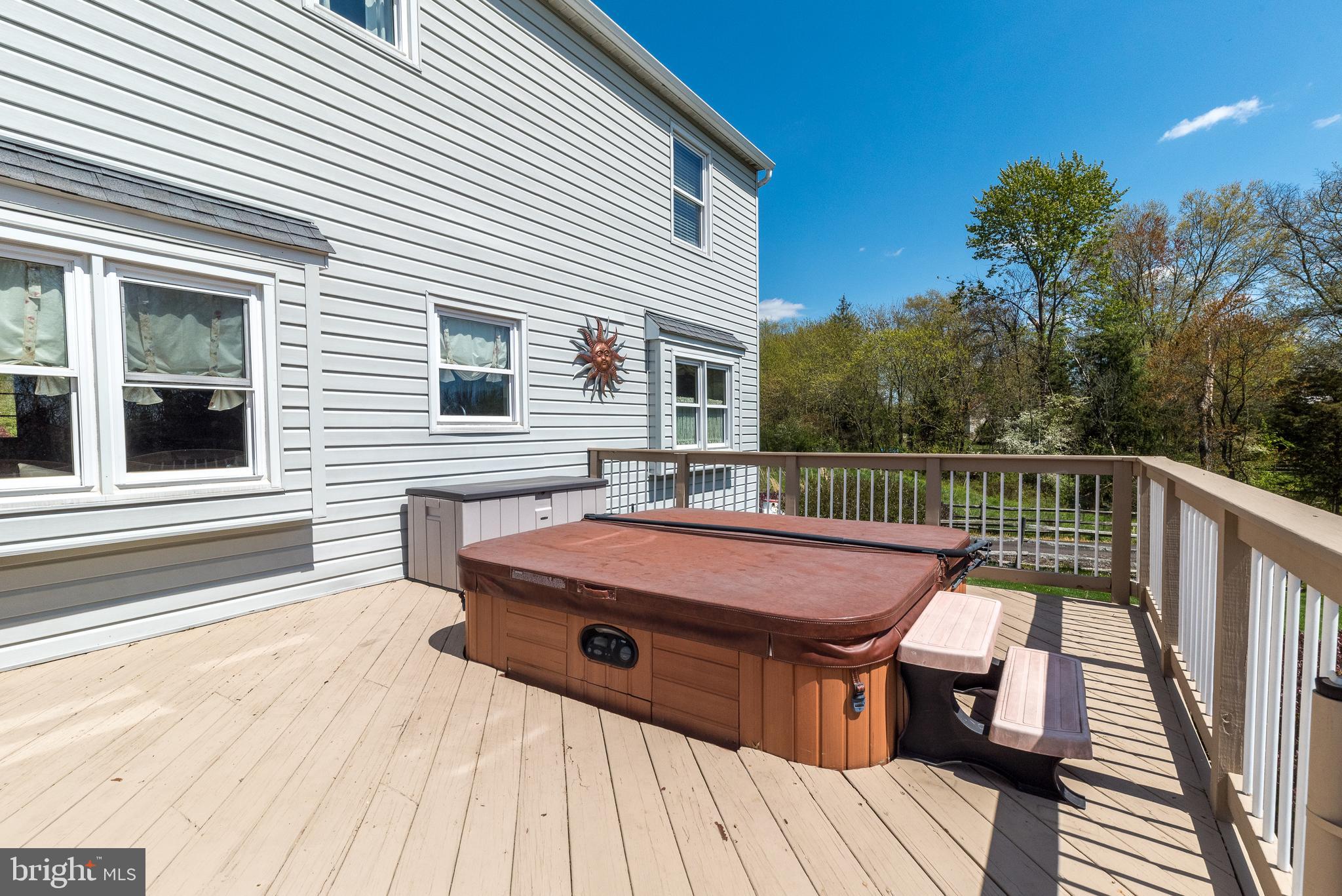 TOWER HILL - Residential