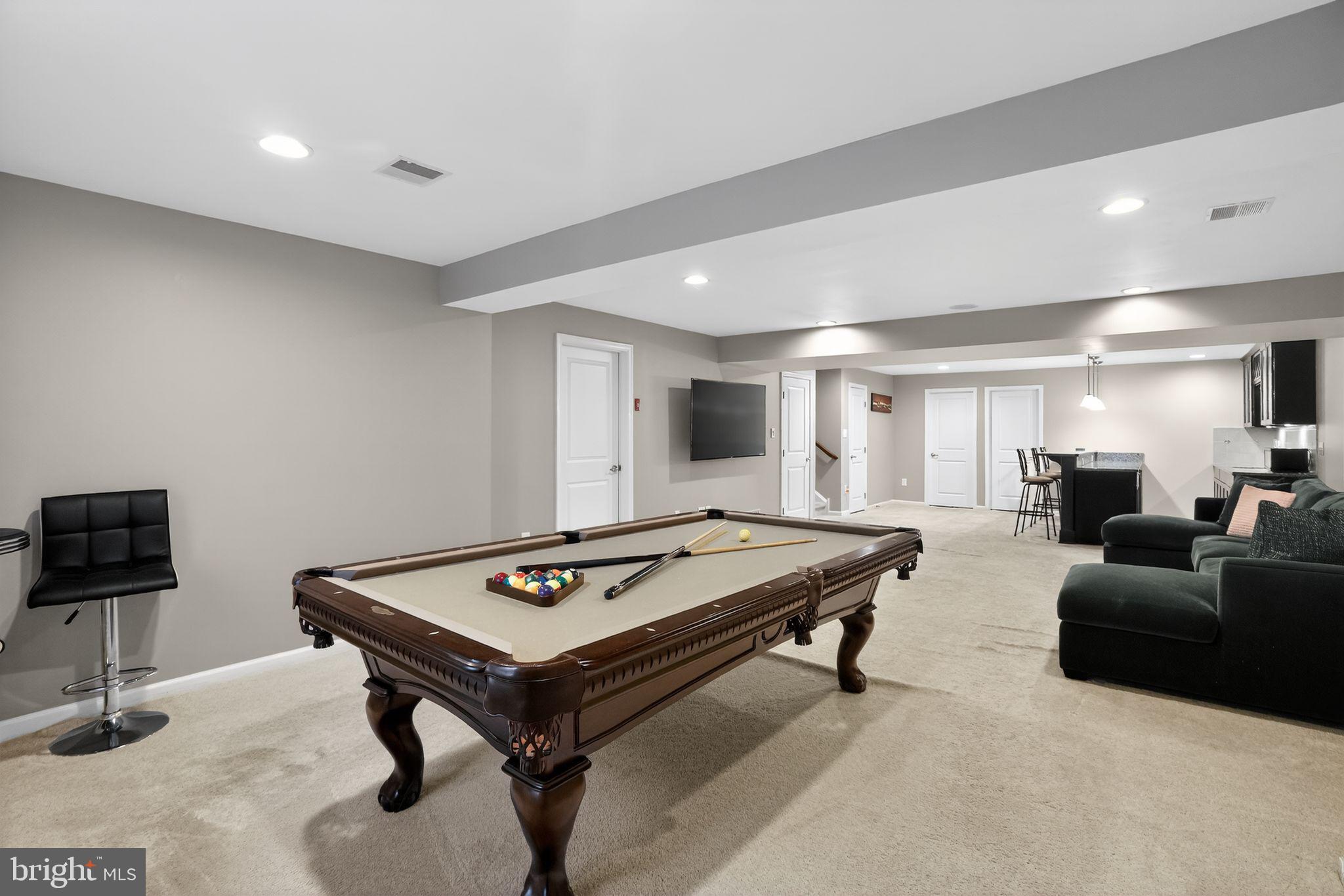 HANOVER WOODS - Residential