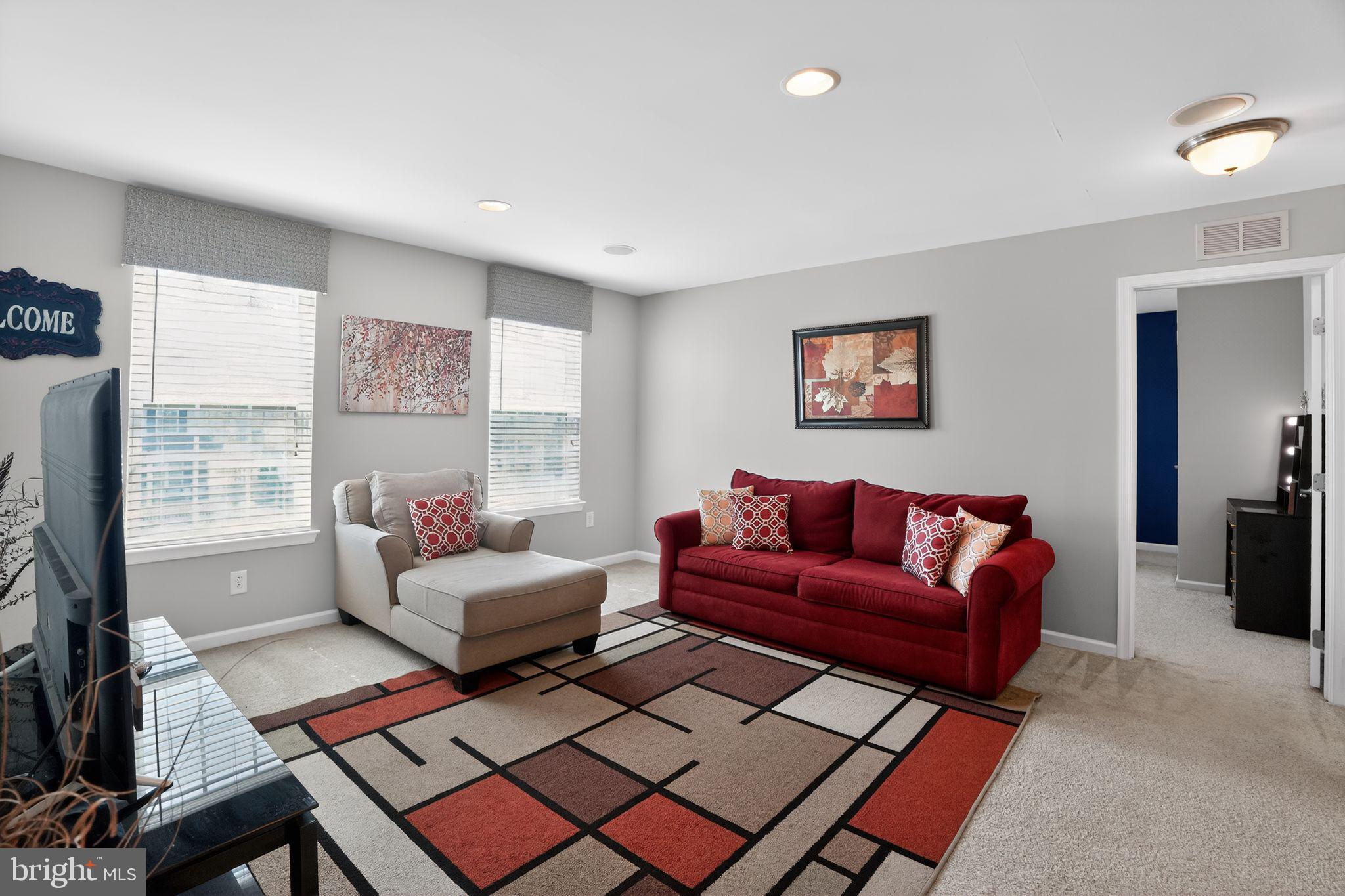 HANOVER WOODS - Residential