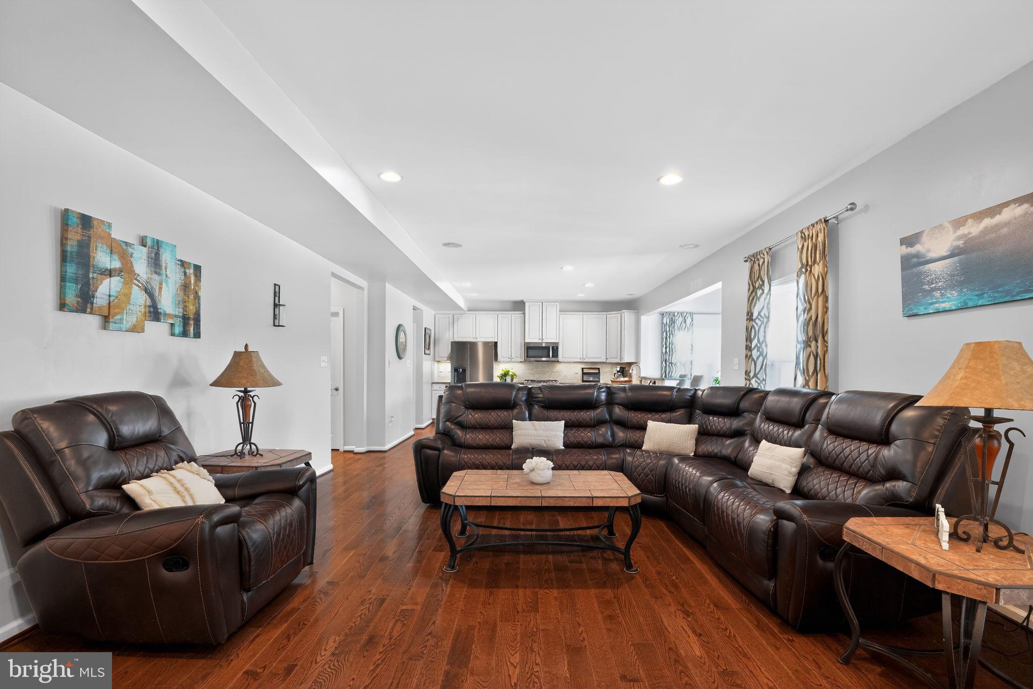HANOVER WOODS - Residential