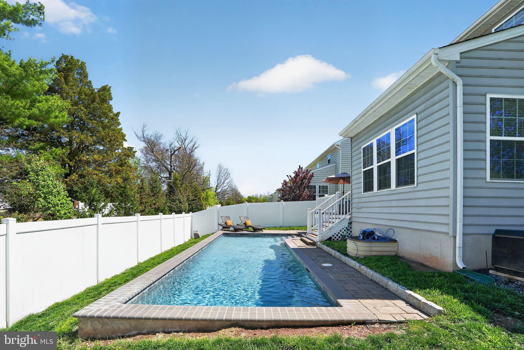 HANOVER WOODS - Residential