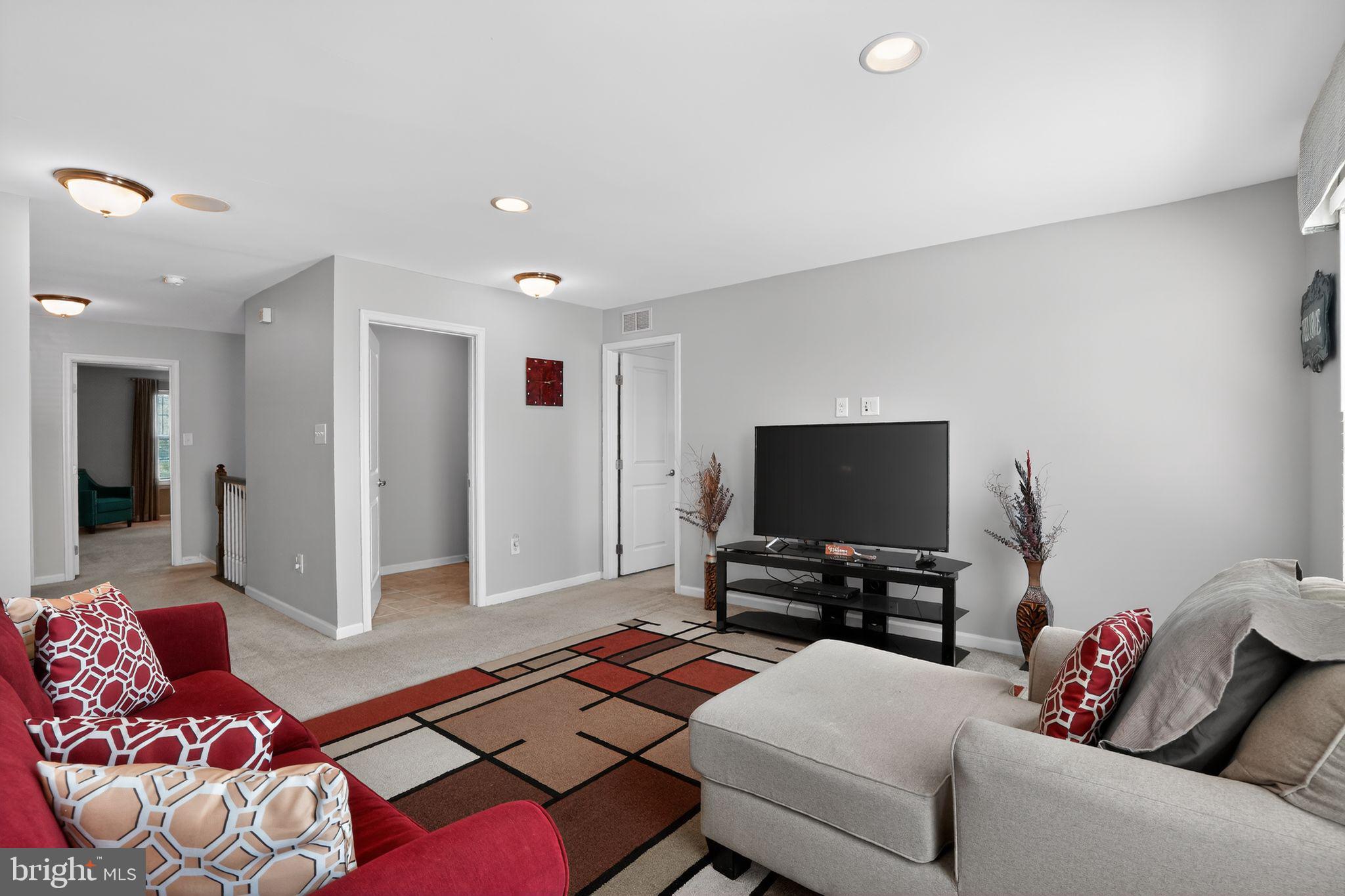 HANOVER WOODS - Residential