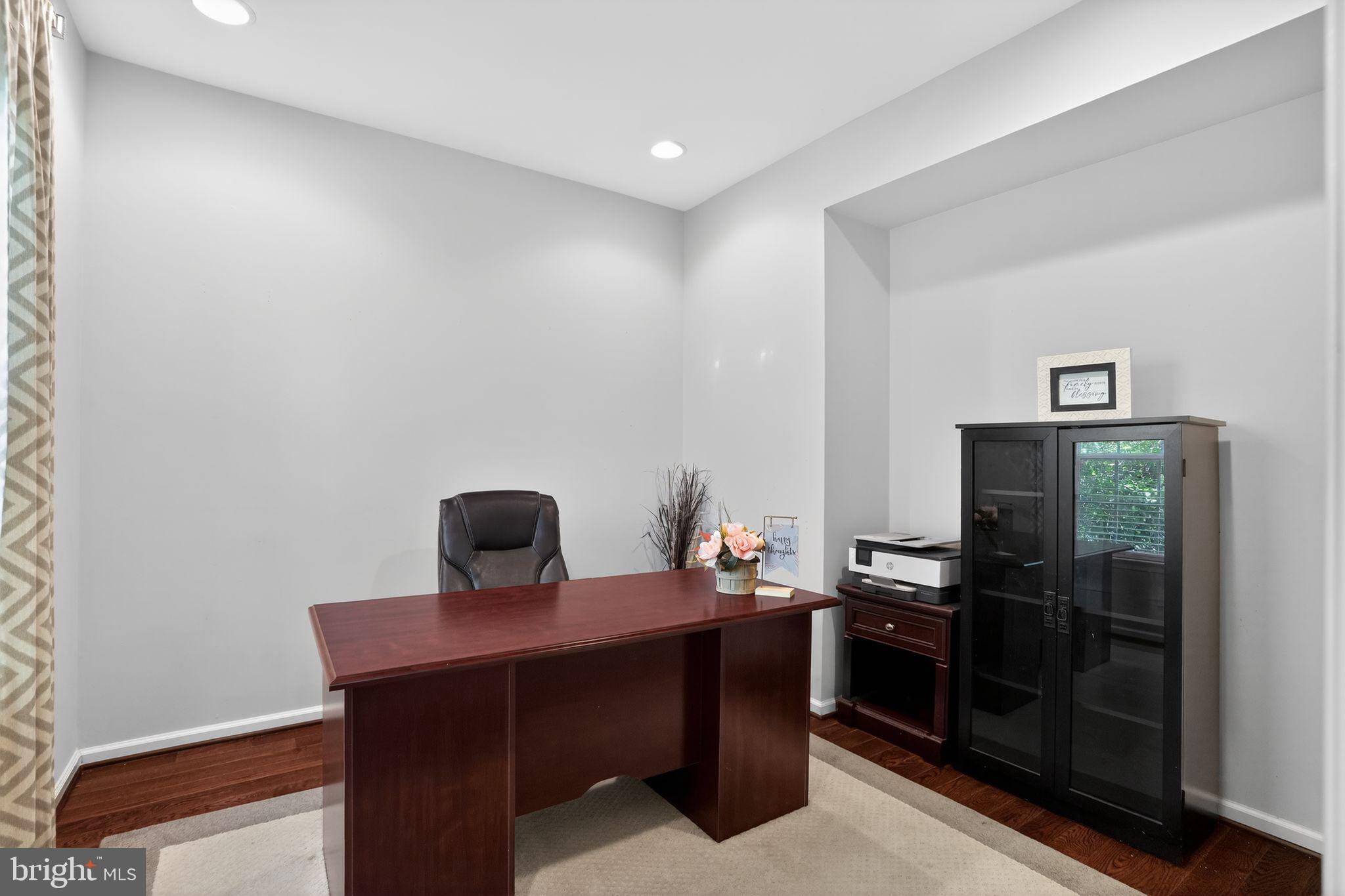 HANOVER WOODS - Residential