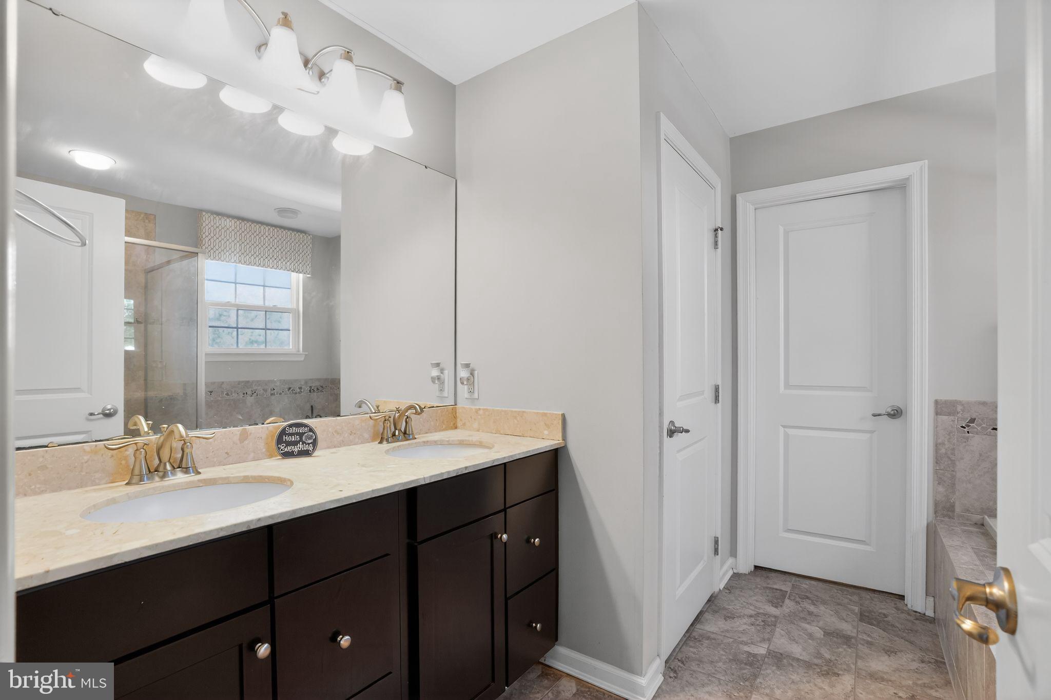 HANOVER WOODS - Residential