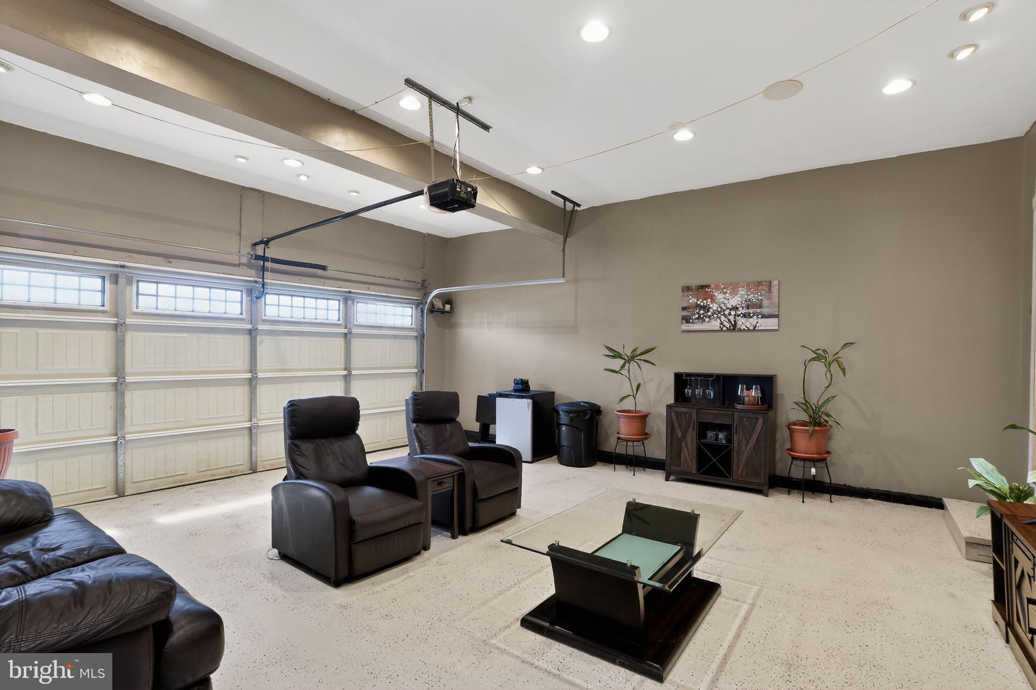 HANOVER WOODS - Residential