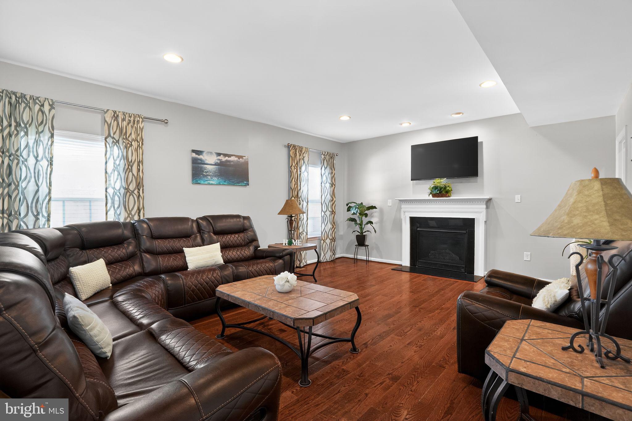 HANOVER WOODS - Residential