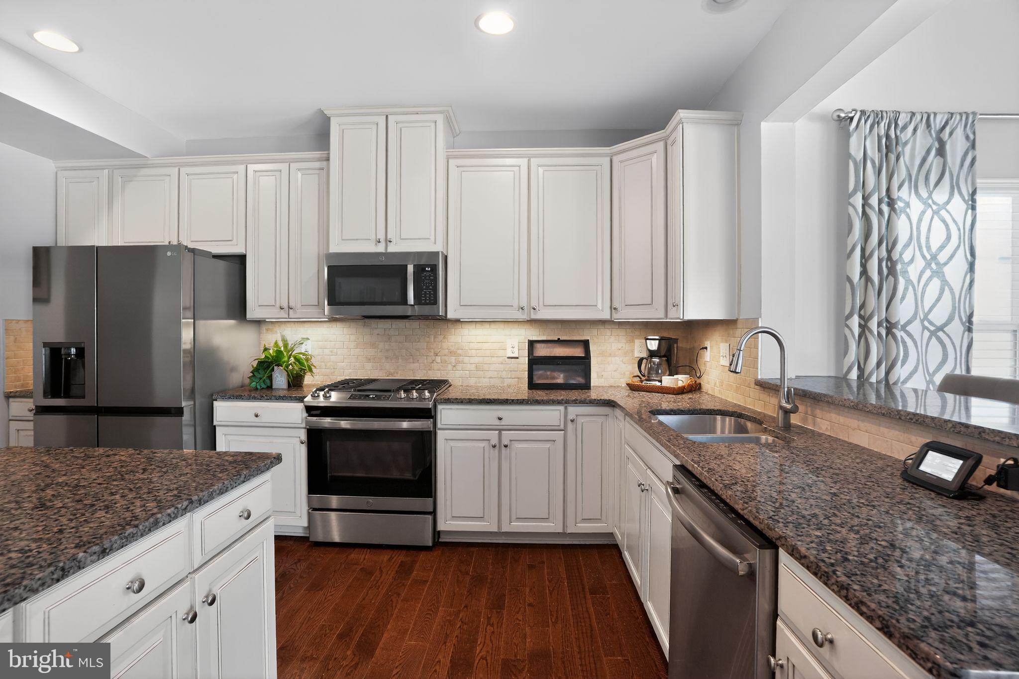 HANOVER WOODS - Residential