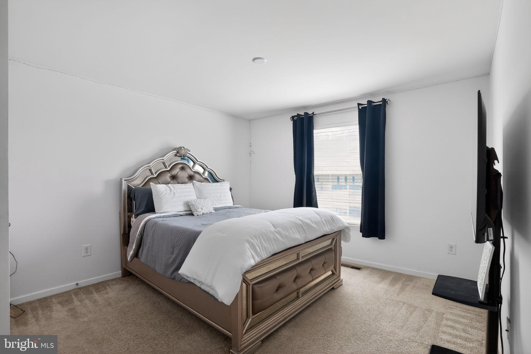HANOVER WOODS - Residential
