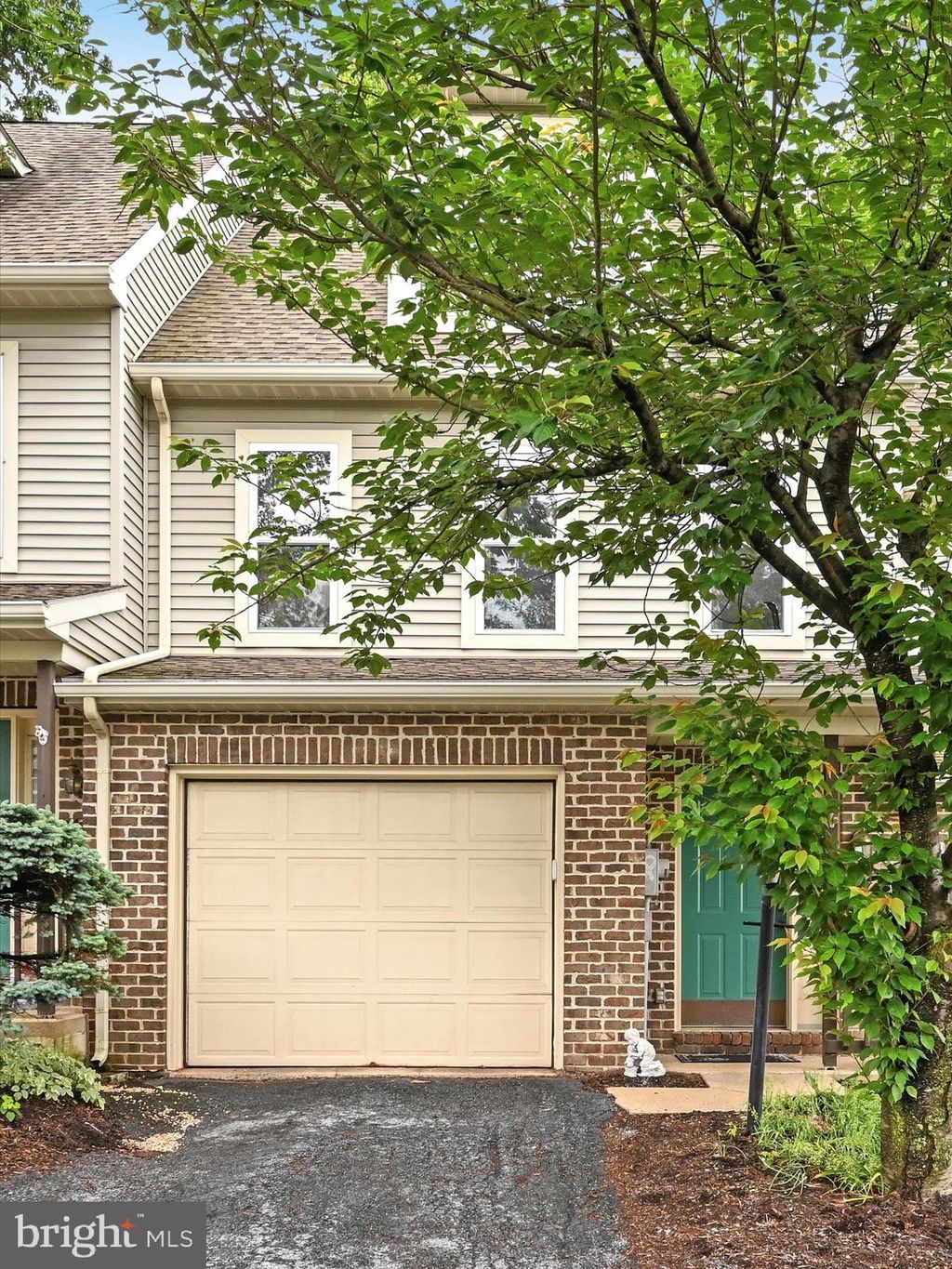 Photo of 49 Westpointe Drive, EPHRATA, PA 17522 (MLS # PALA2070828)