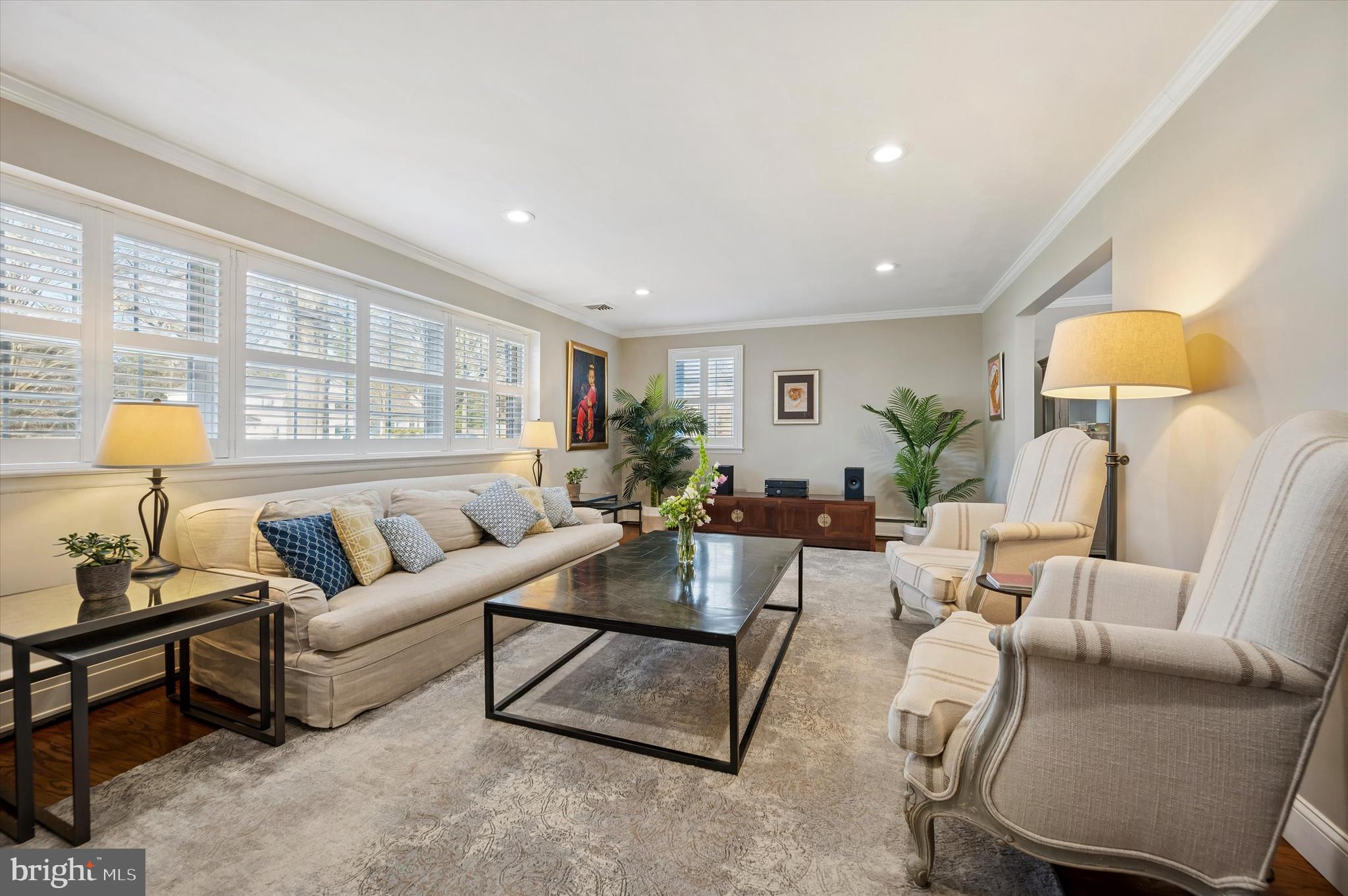 1721 SHERWOOD CIRCLE