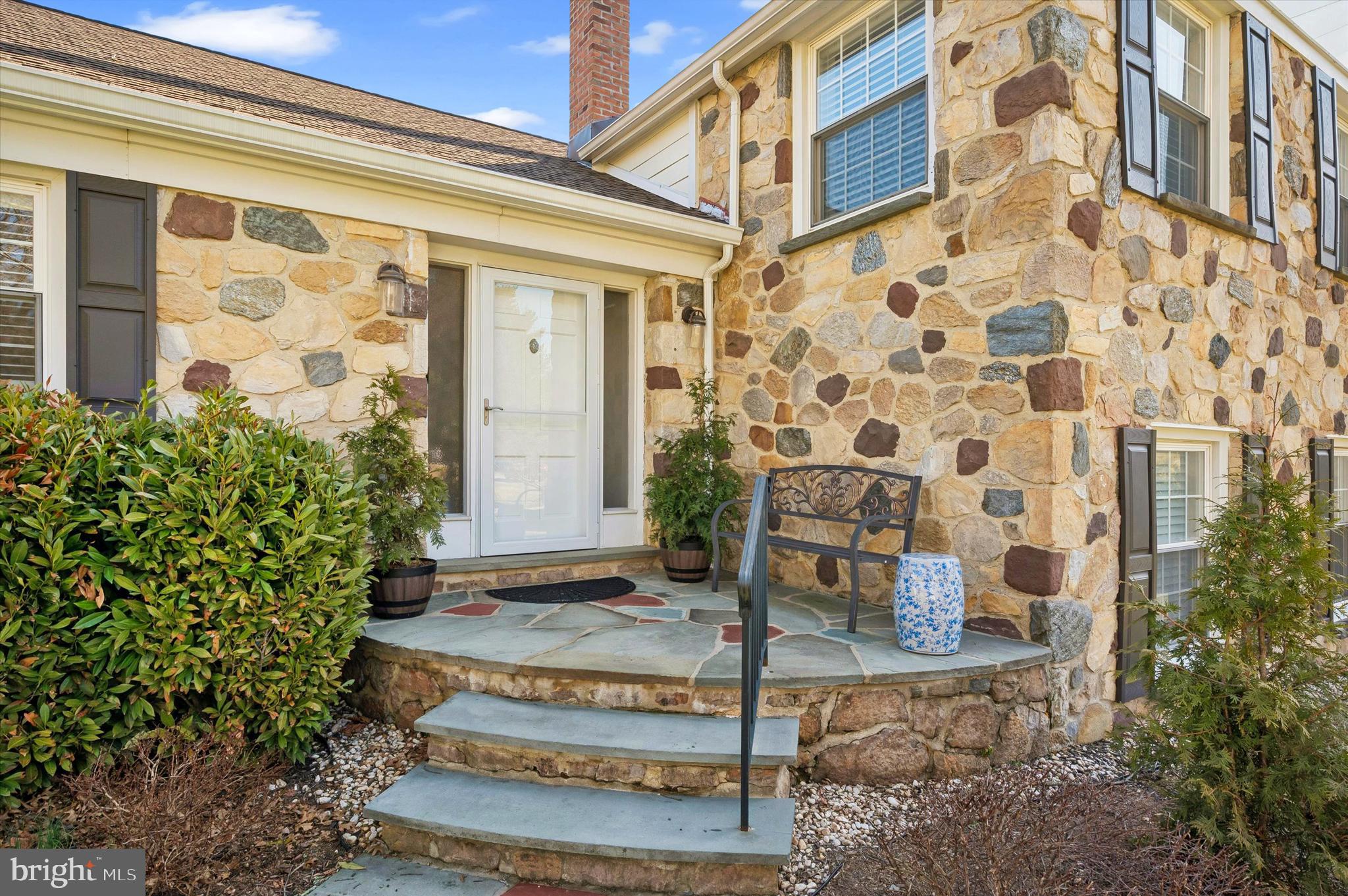 1721 SHERWOOD CIRCLE