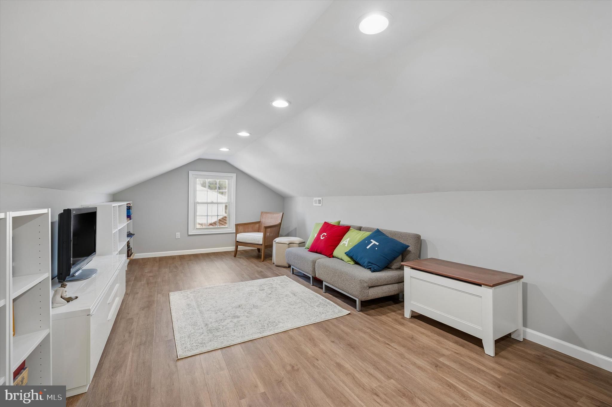 WILLOWBROOK - Residential