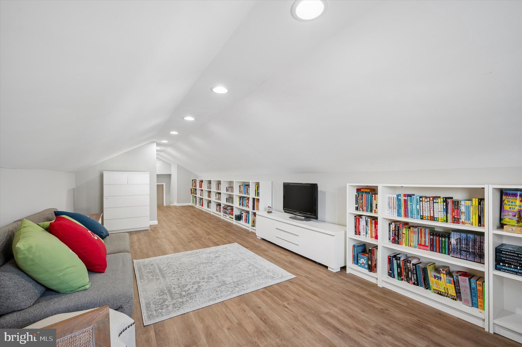 WILLOWBROOK - Residential