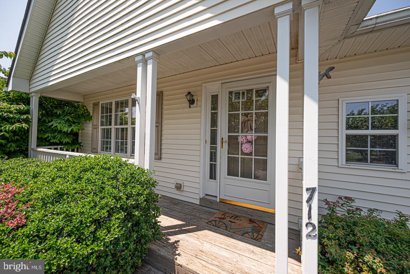 712 W GLENVIEW DRIVE