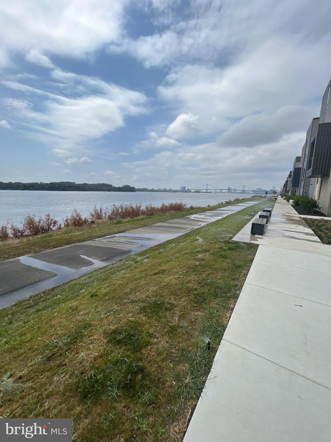 NORTHBANK - Residential