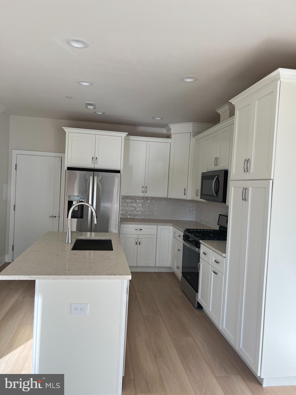 3001 CITYVIEW WALK 192