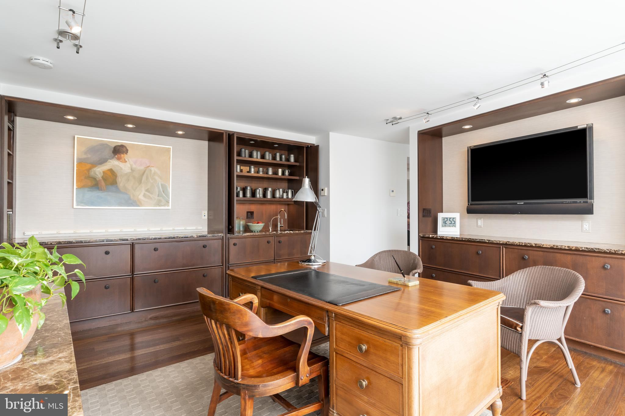 FOGGY BOTTOM - Residential