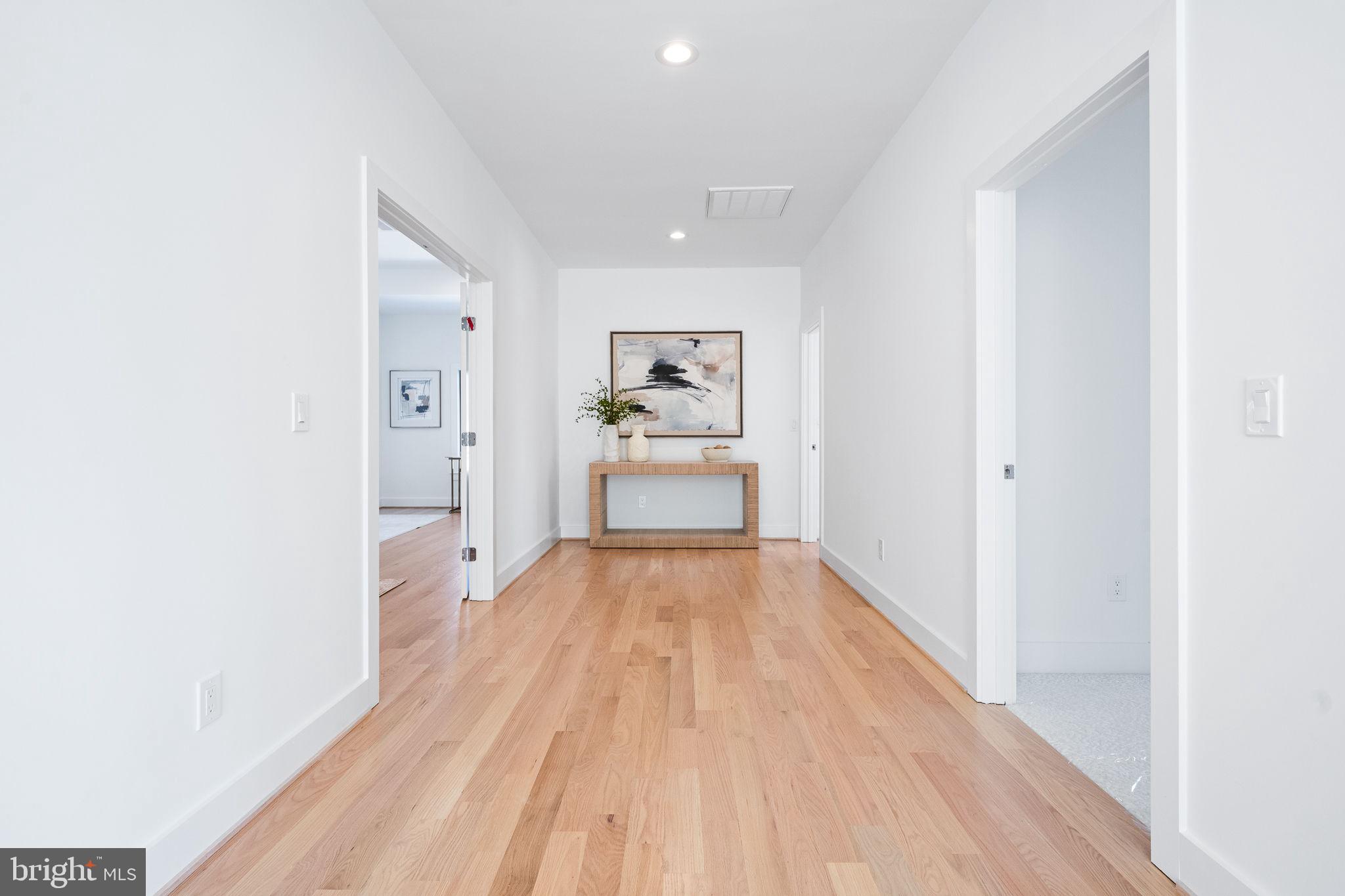 CHURCHILL SQUARE - Residential