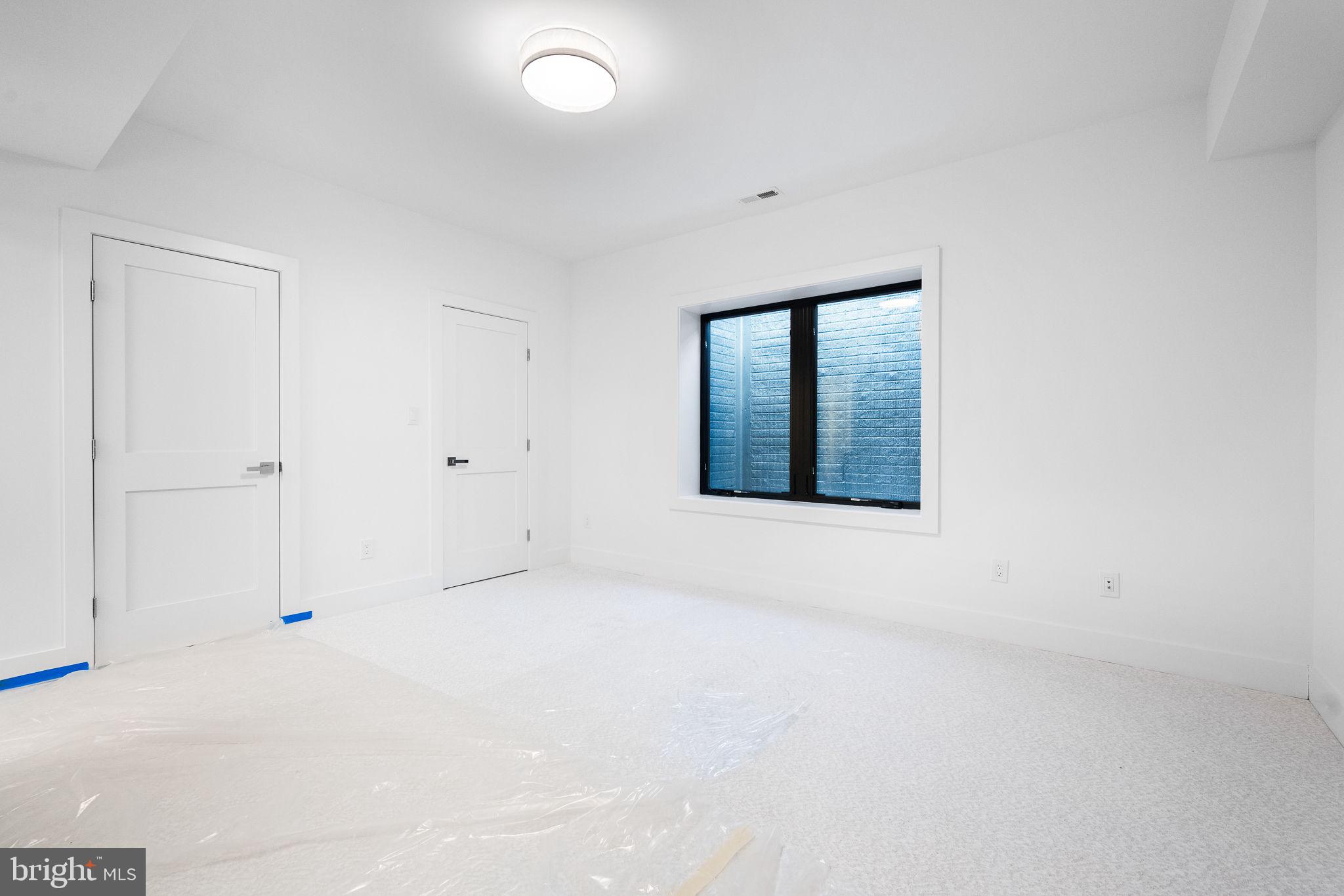 CHURCHILL SQUARE - Residential