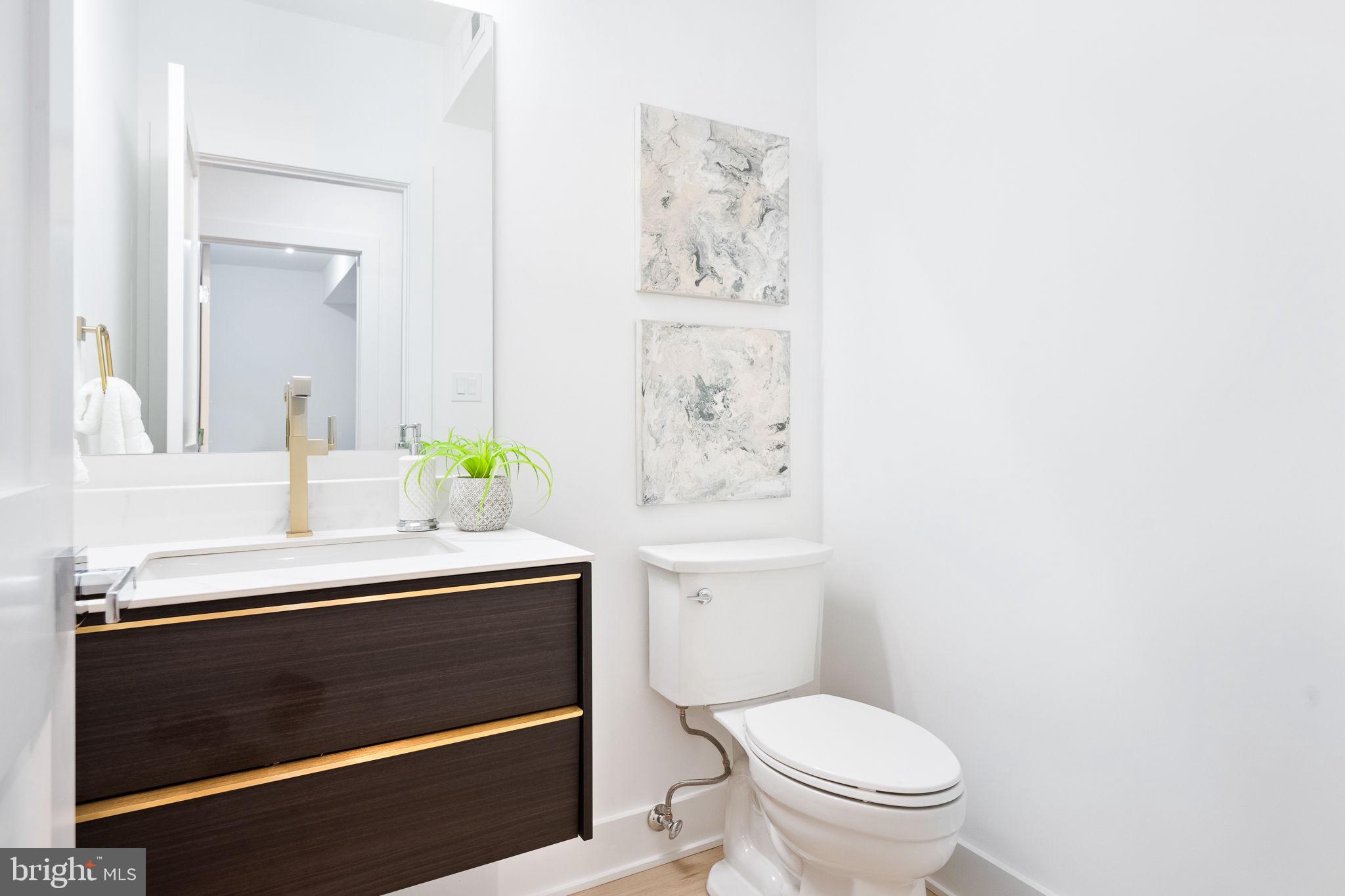 CHURCHILL SQUARE - Residential