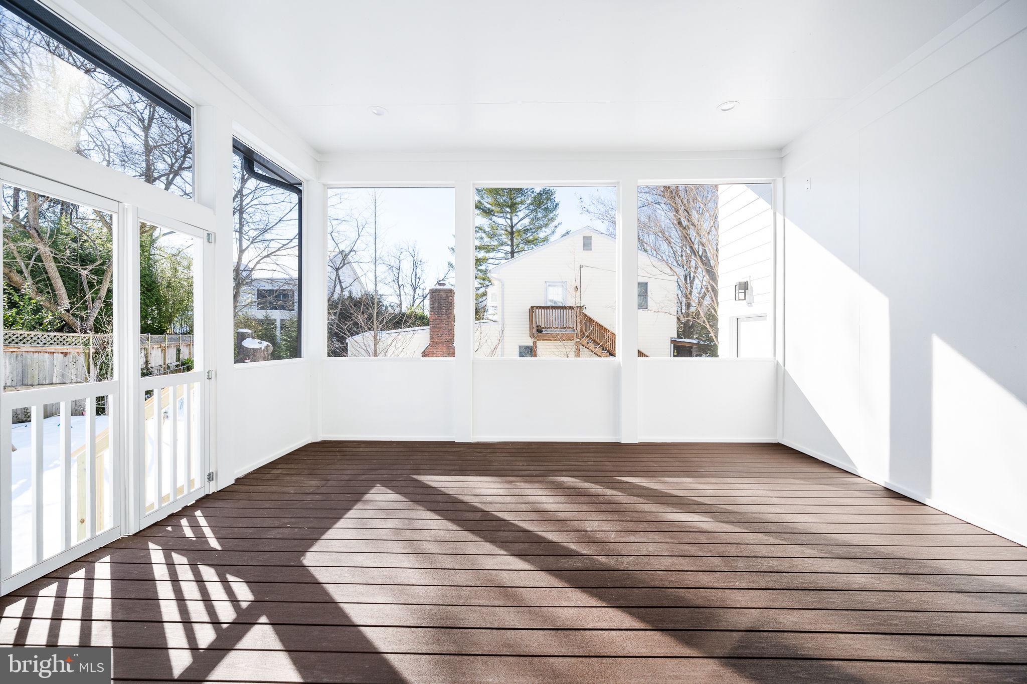 CHURCHILL SQUARE - Residential