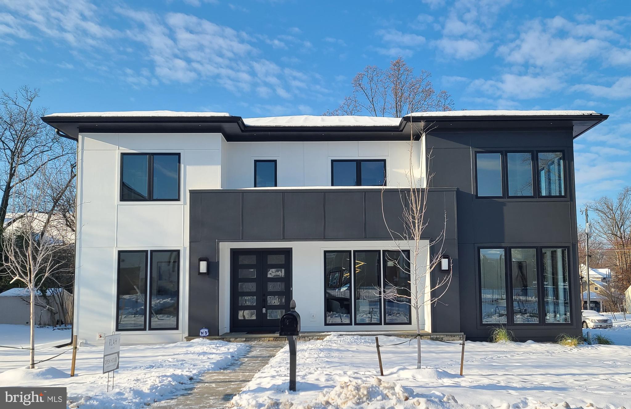 CHURCHILL SQUARE - Residential