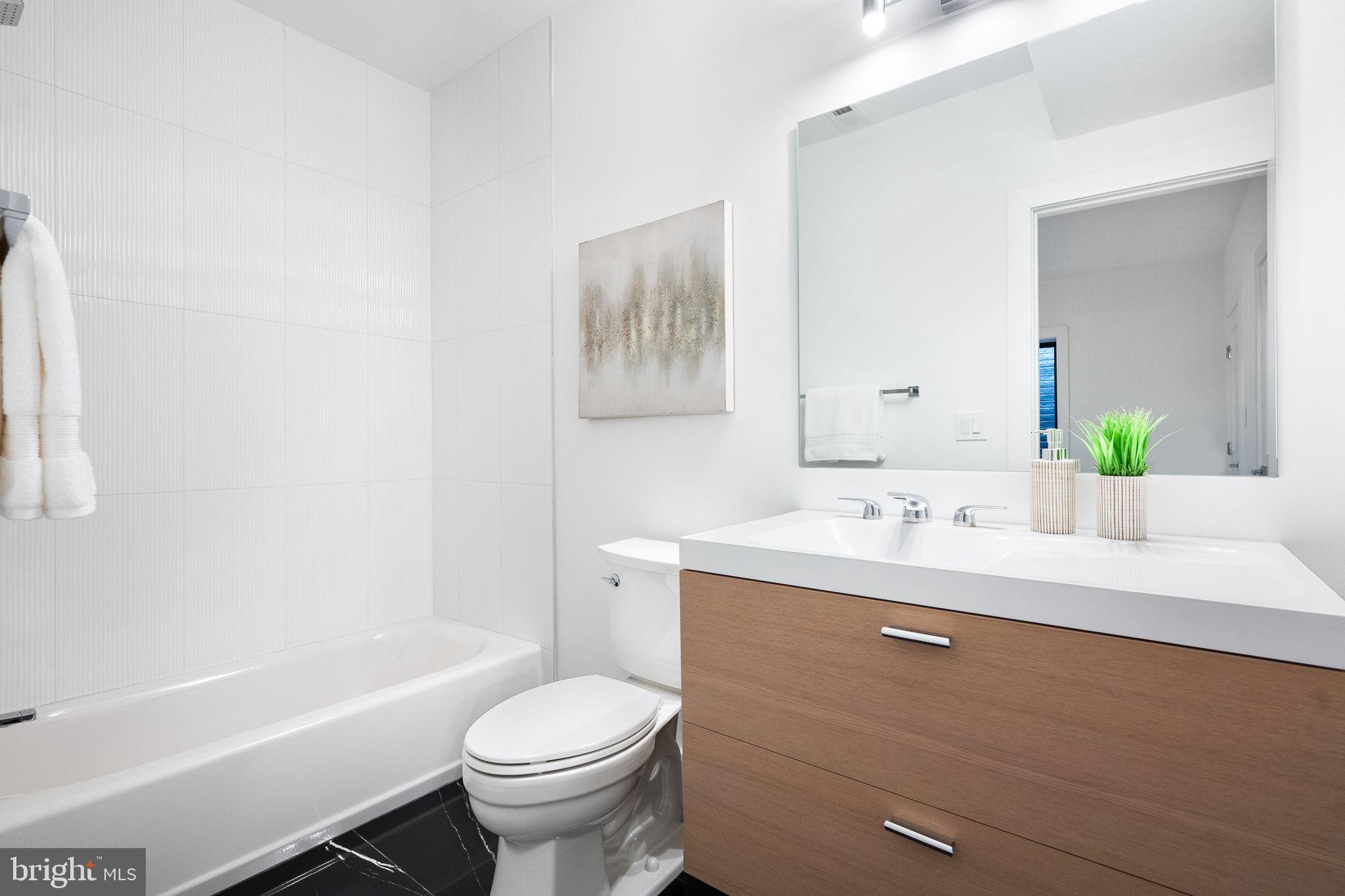 CHURCHILL SQUARE - Residential