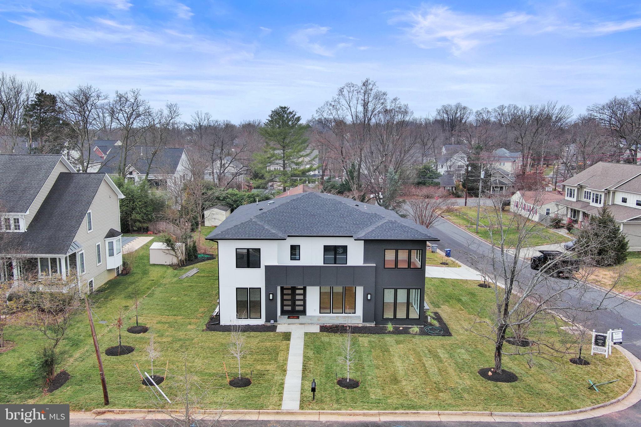 CHURCHILL SQUARE - Residential