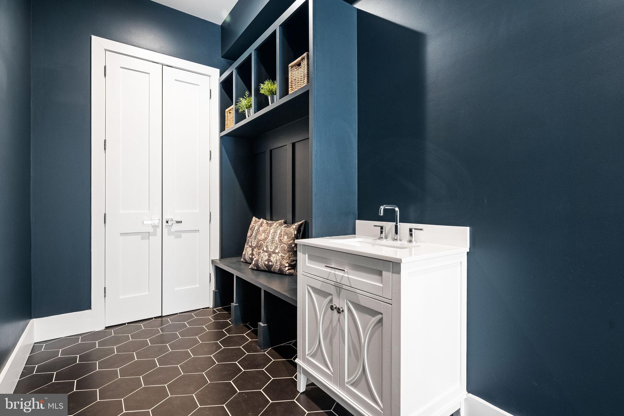 CHURCHILL SQUARE - Residential