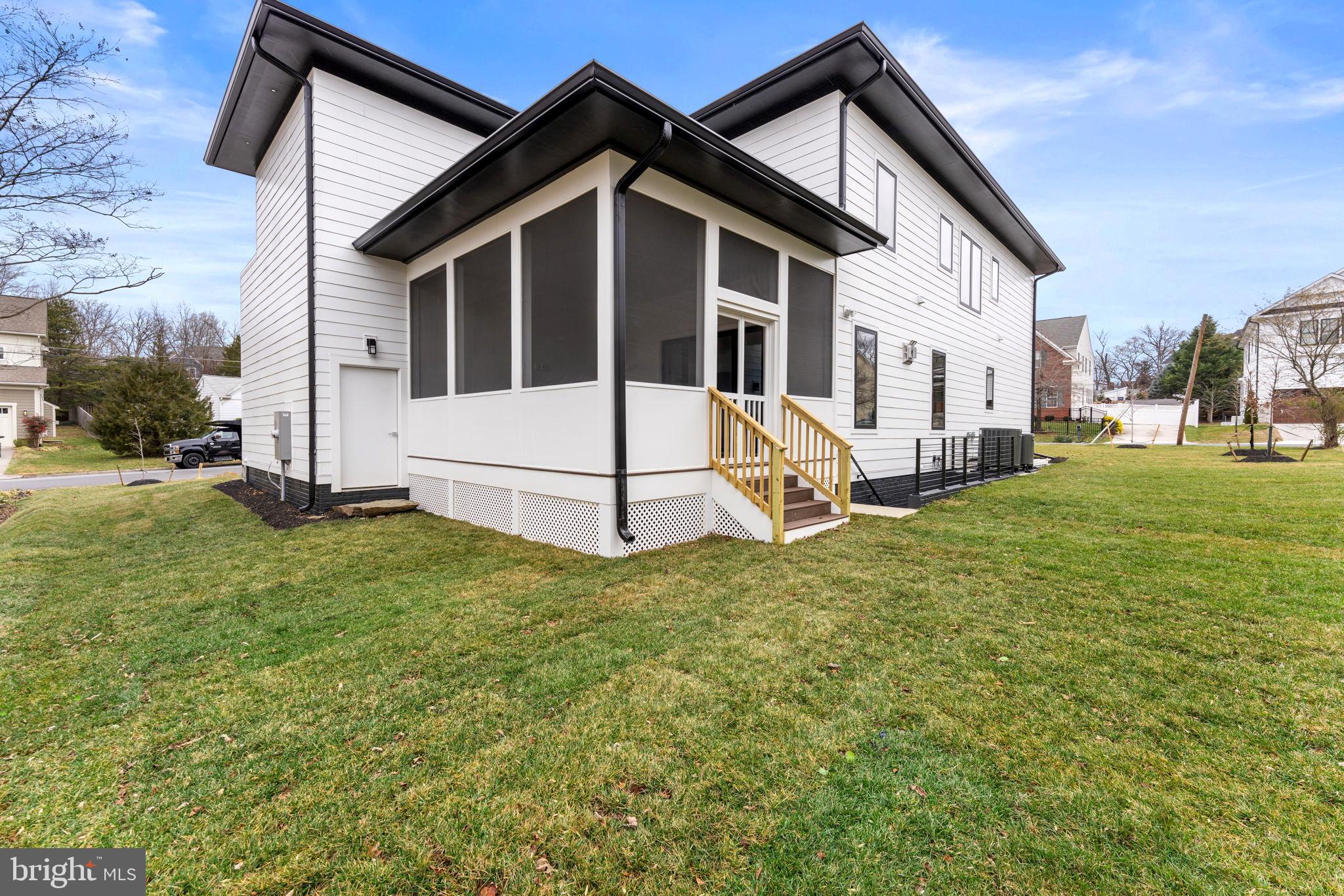 CHURCHILL SQUARE - Residential