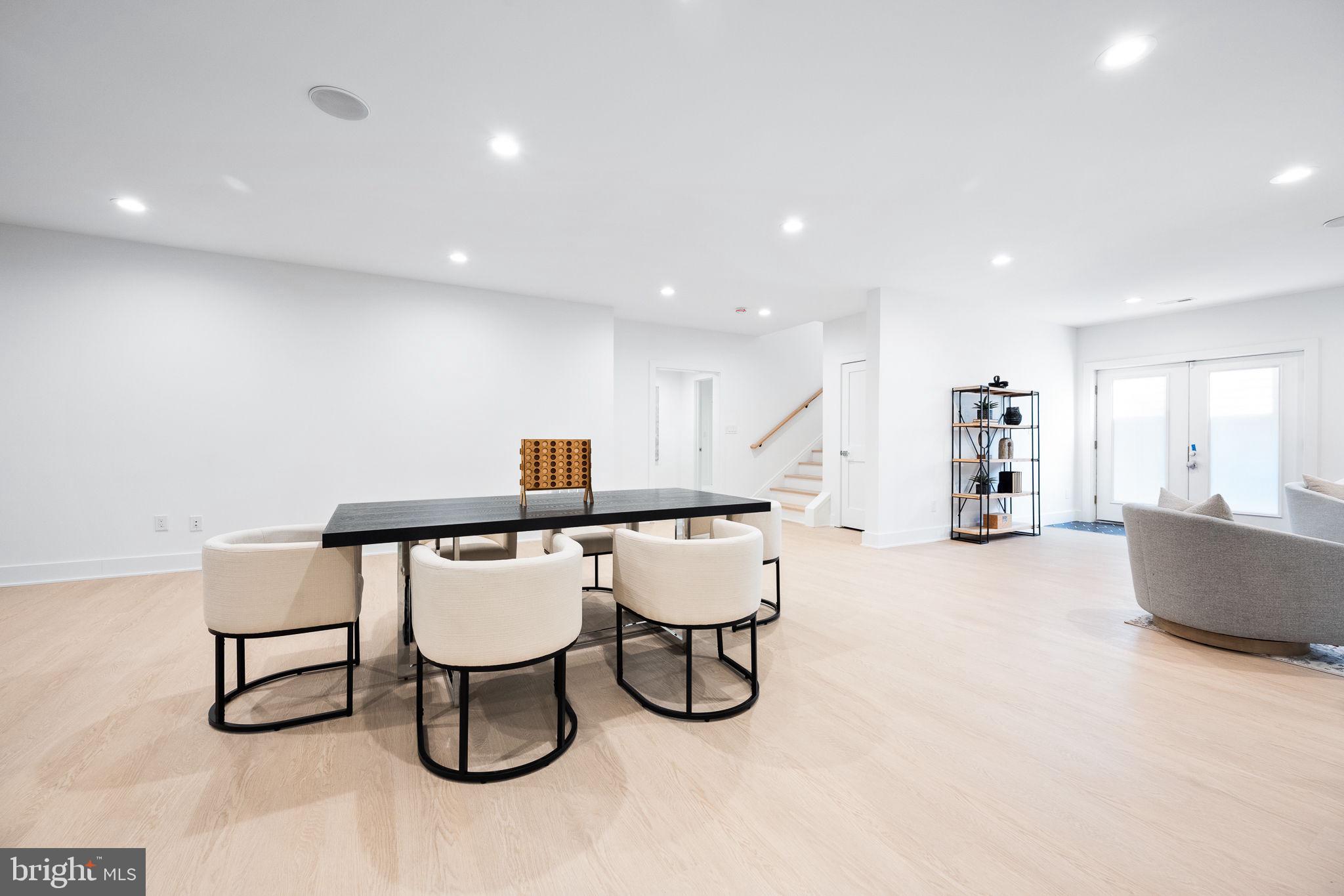 CHURCHILL SQUARE - Residential