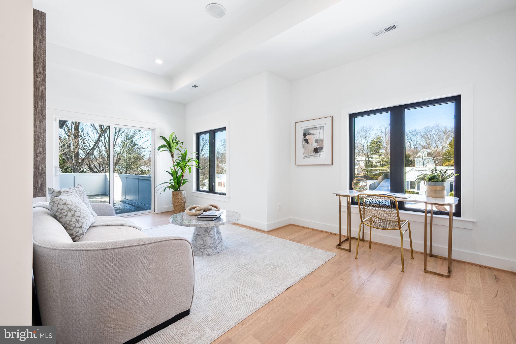 CHURCHILL SQUARE - Residential