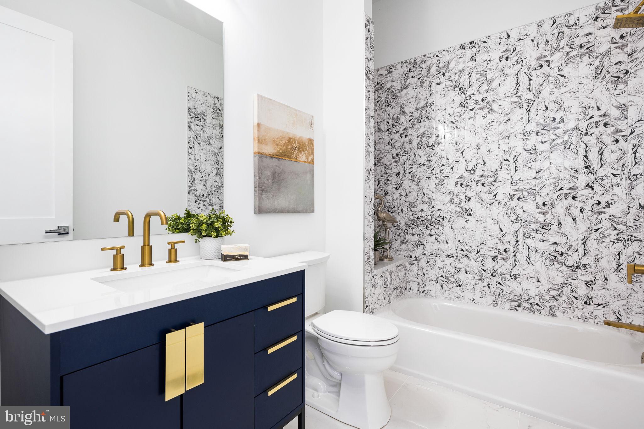 CHURCHILL SQUARE - Residential