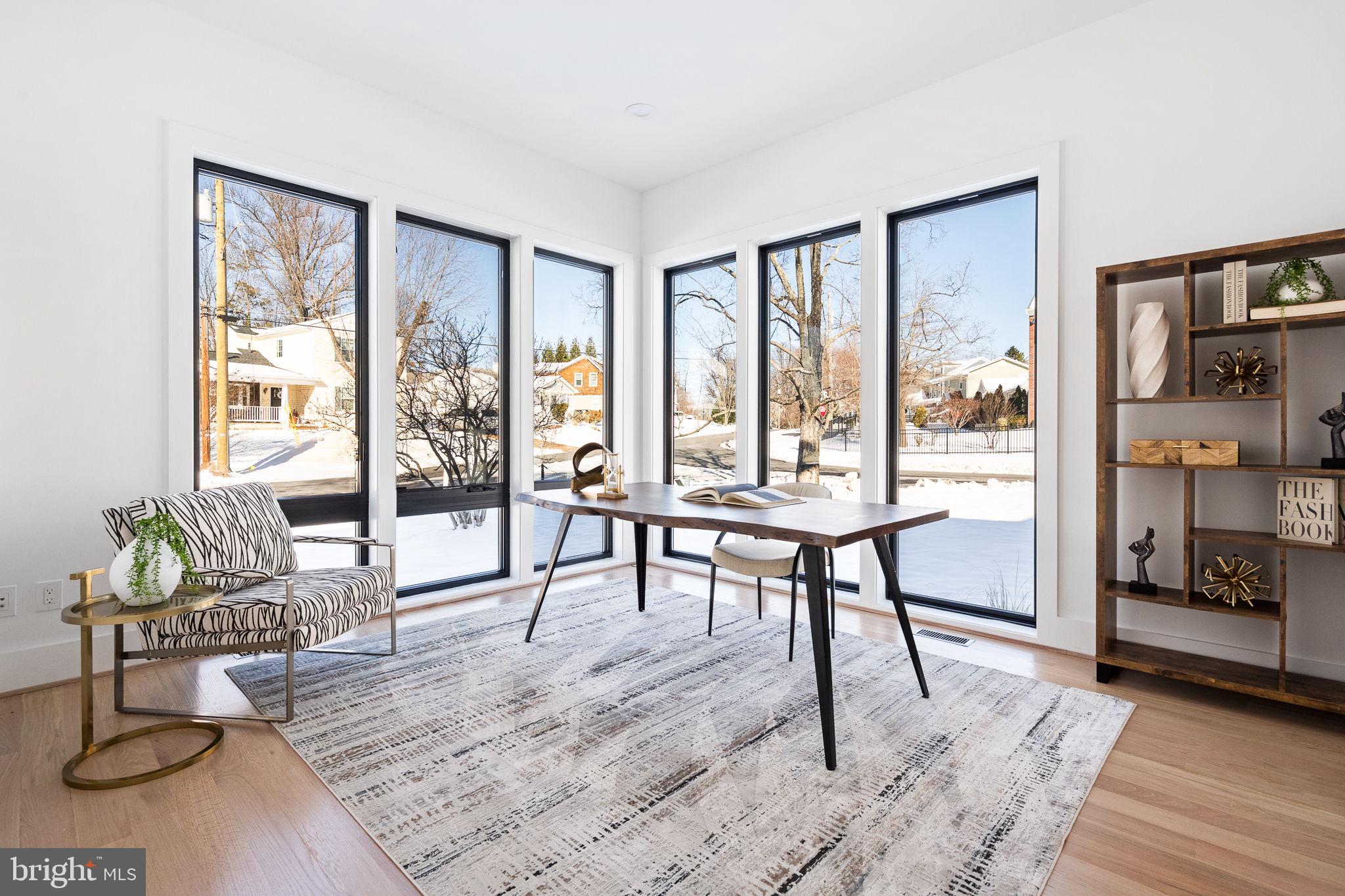 CHURCHILL SQUARE - Residential