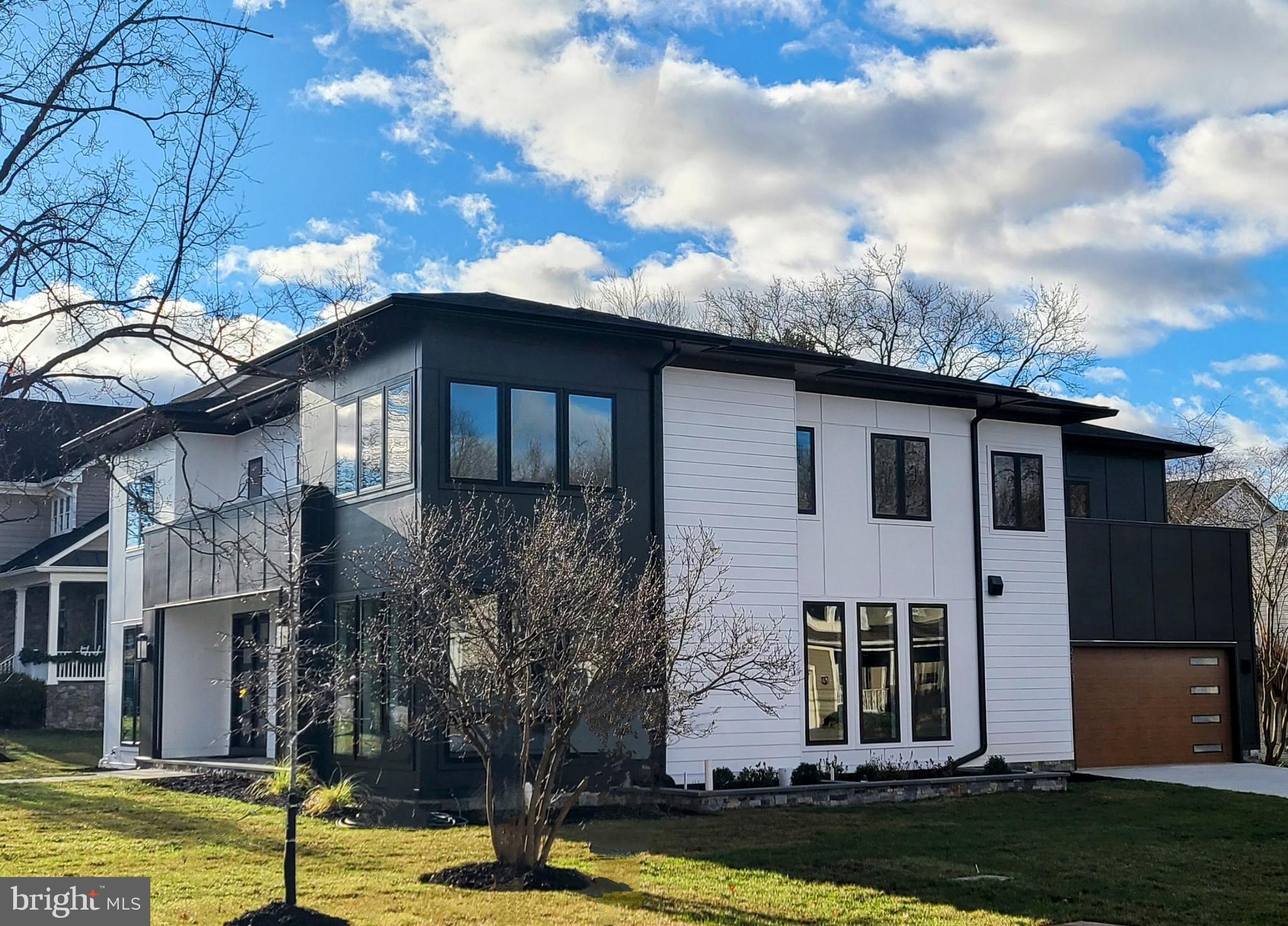 CHURCHILL SQUARE - Residential