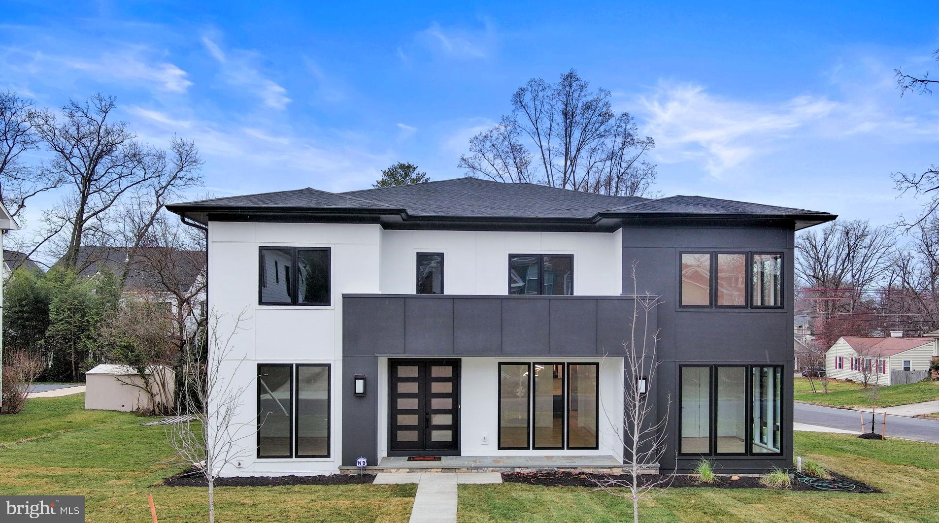 CHURCHILL SQUARE - Residential