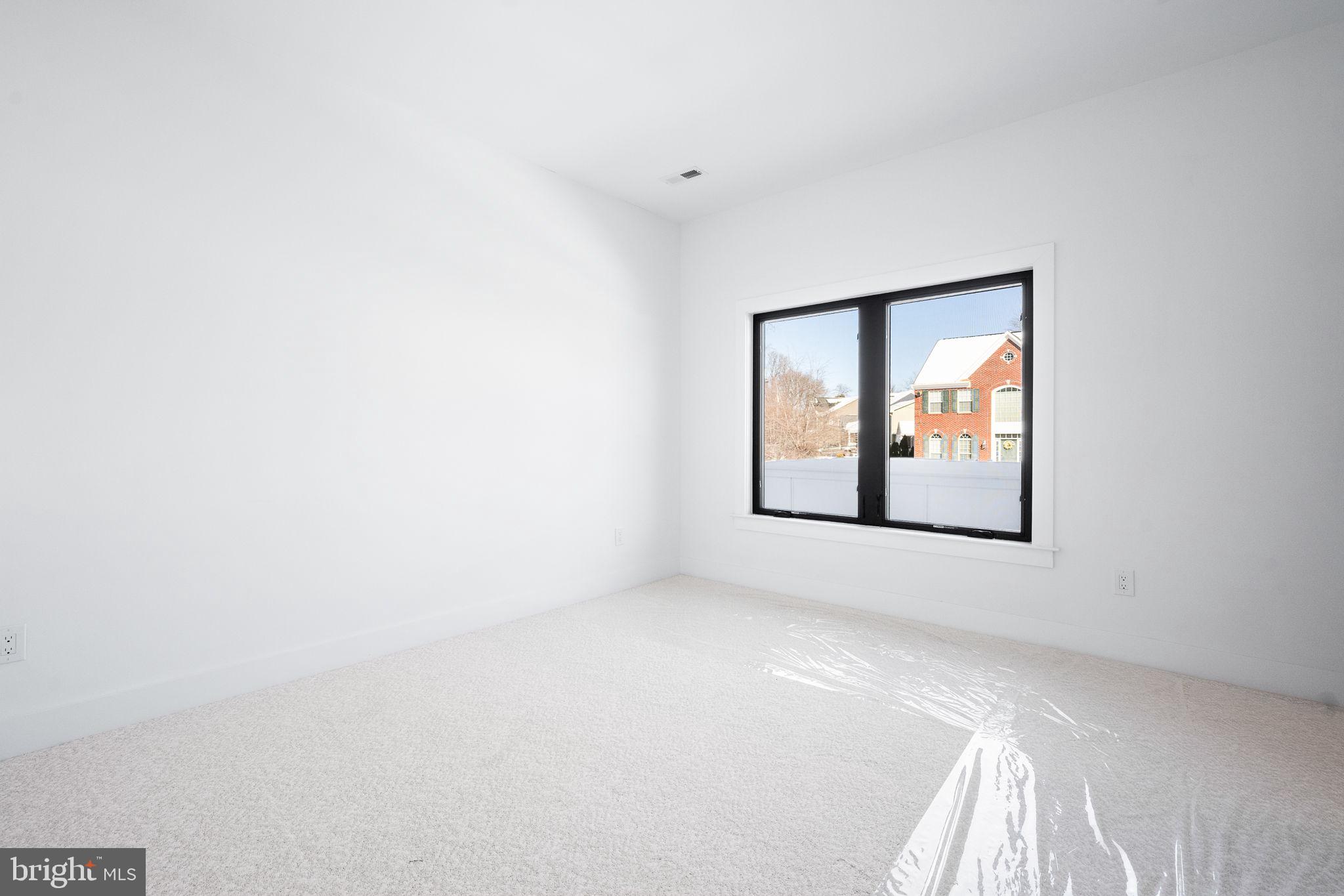 CHURCHILL SQUARE - Residential