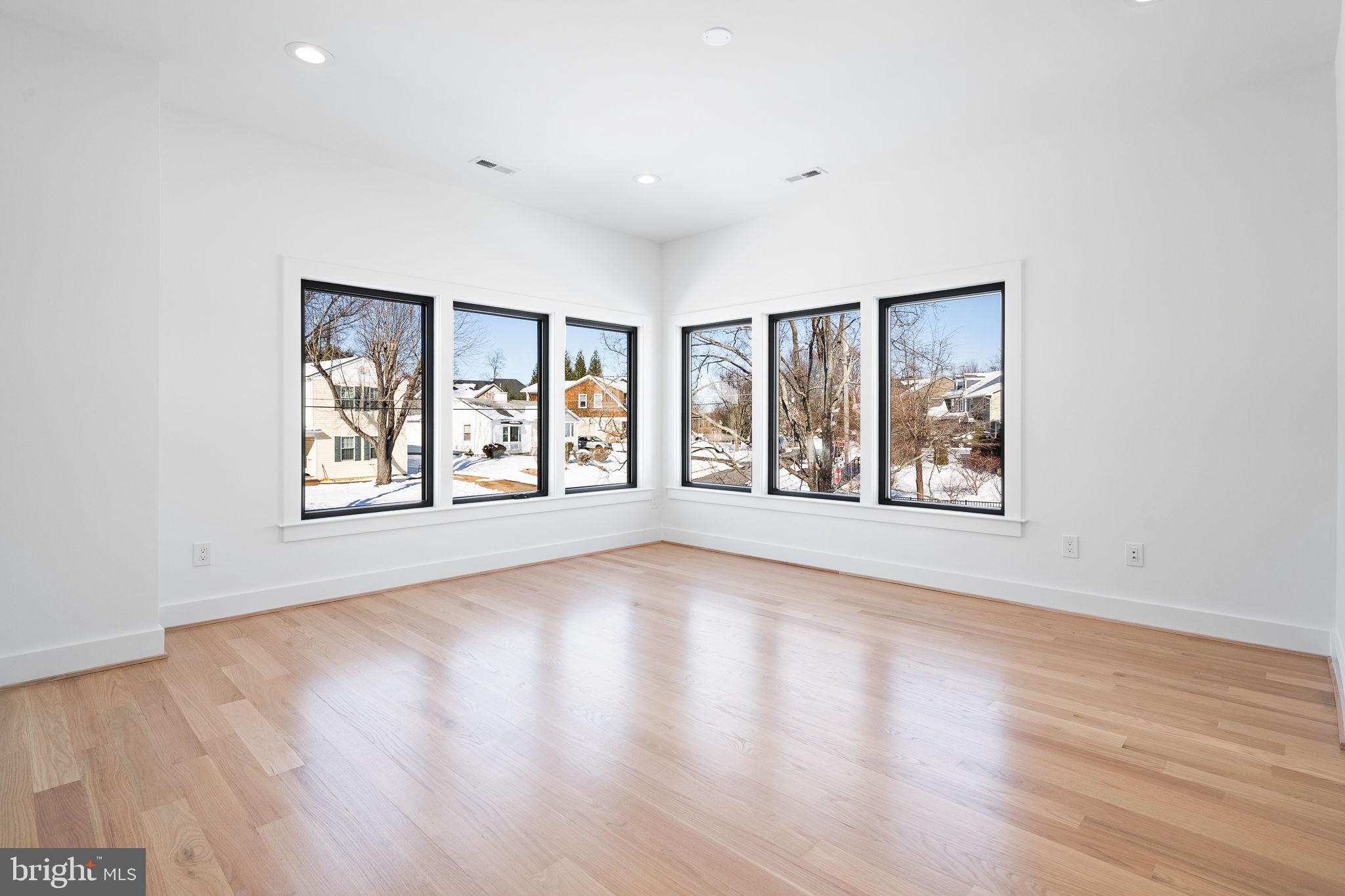 CHURCHILL SQUARE - Residential