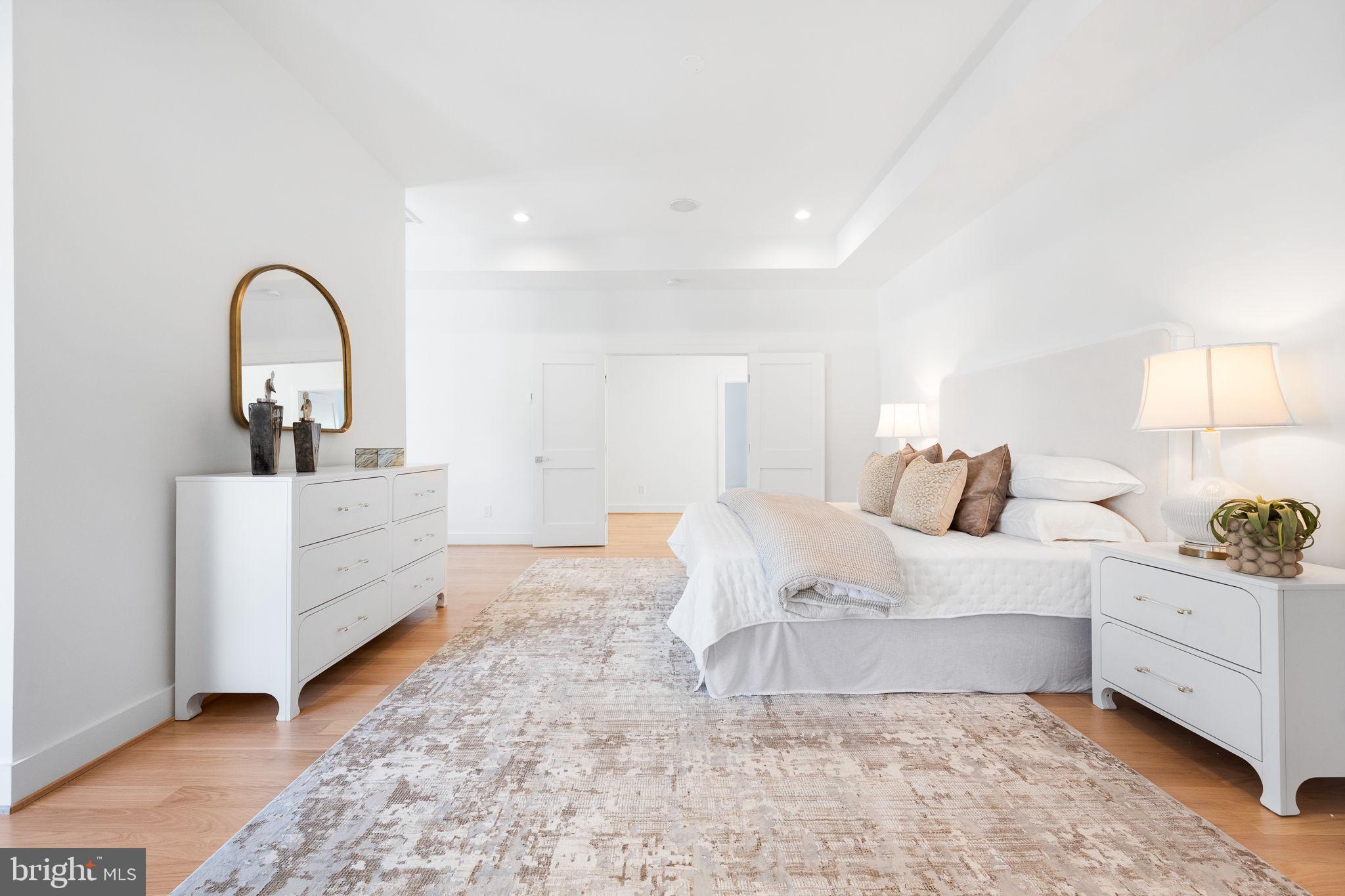 CHURCHILL SQUARE - Residential