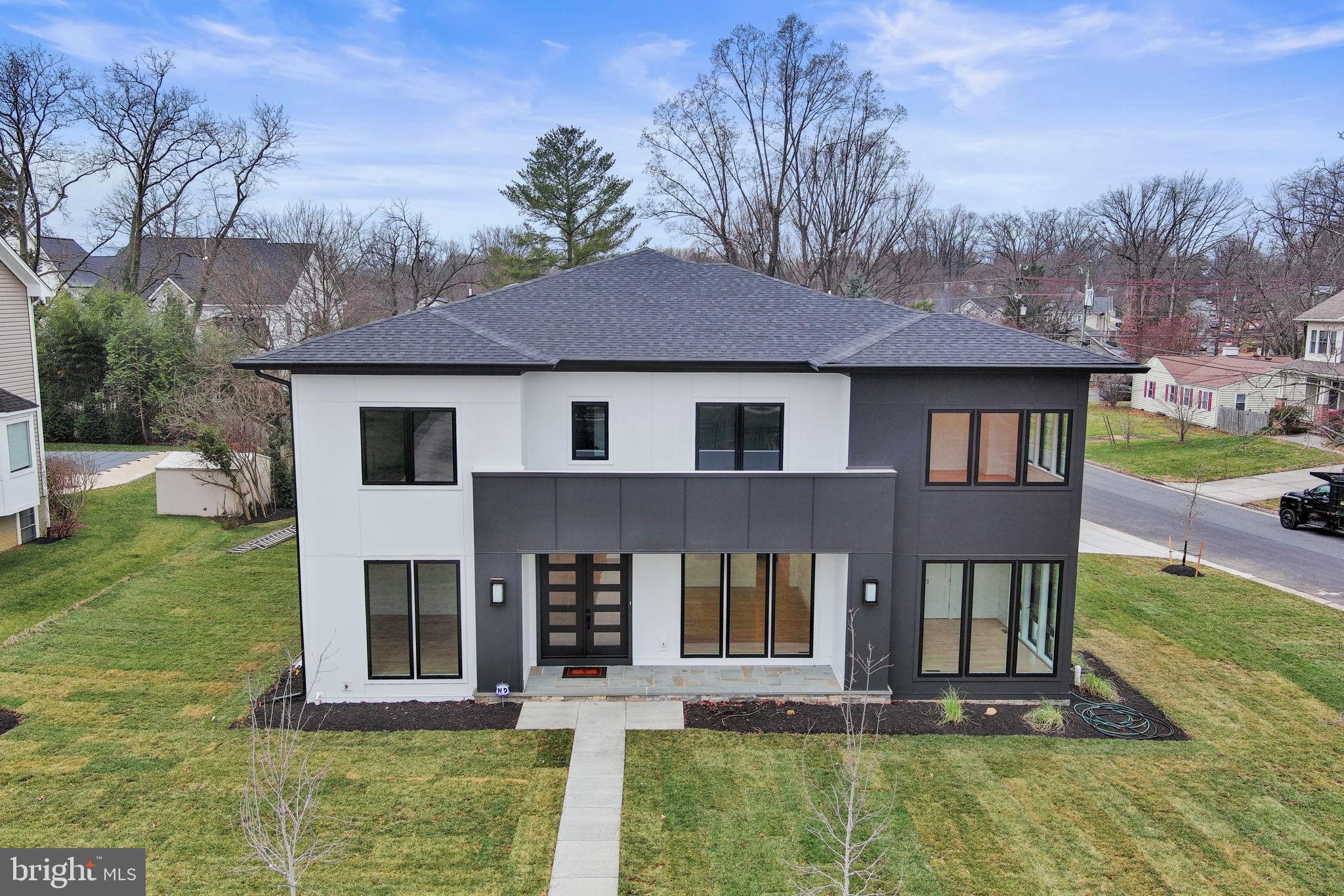 CHURCHILL SQUARE - Residential