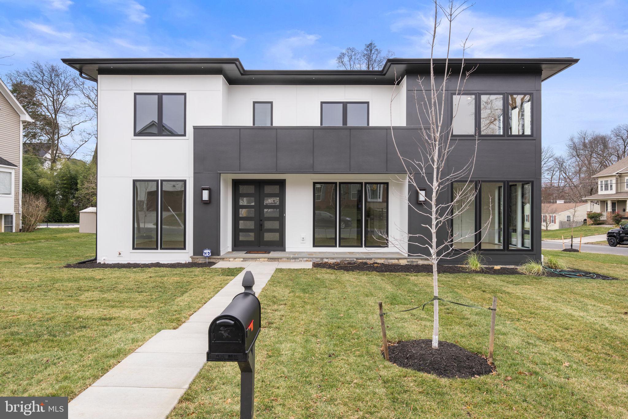 CHURCHILL SQUARE - Residential