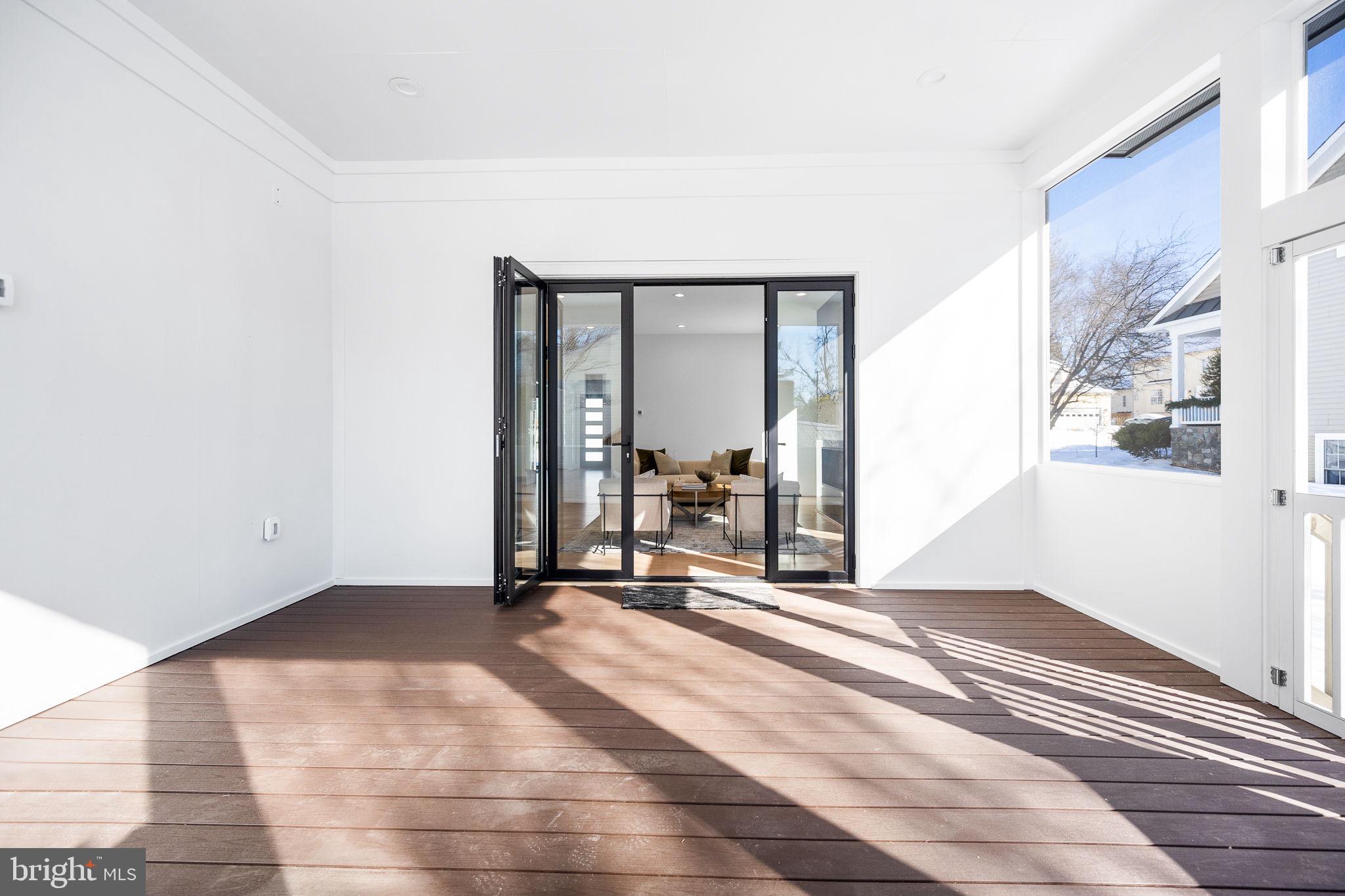 CHURCHILL SQUARE - Residential