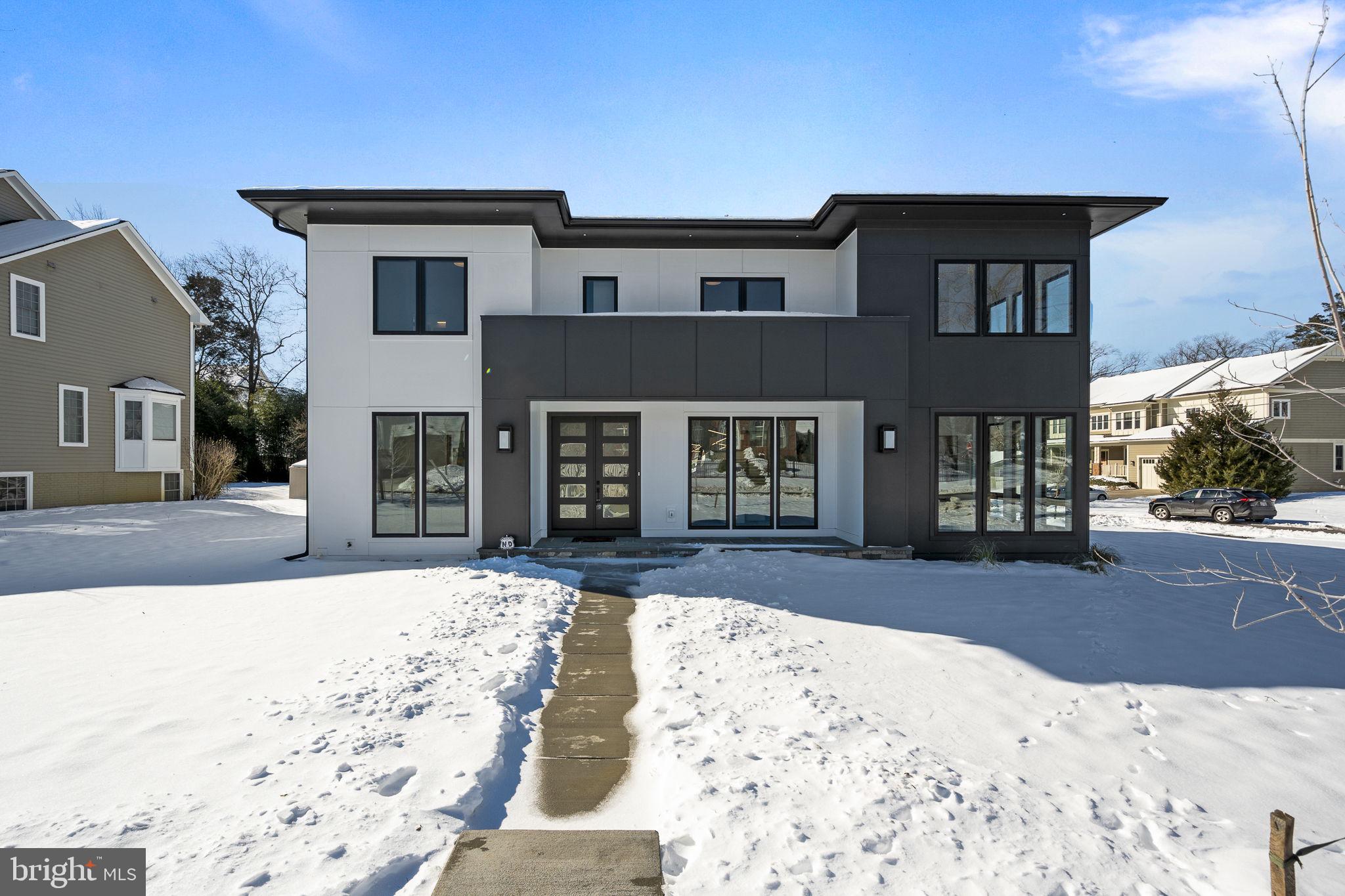 CHURCHILL SQUARE - Residential